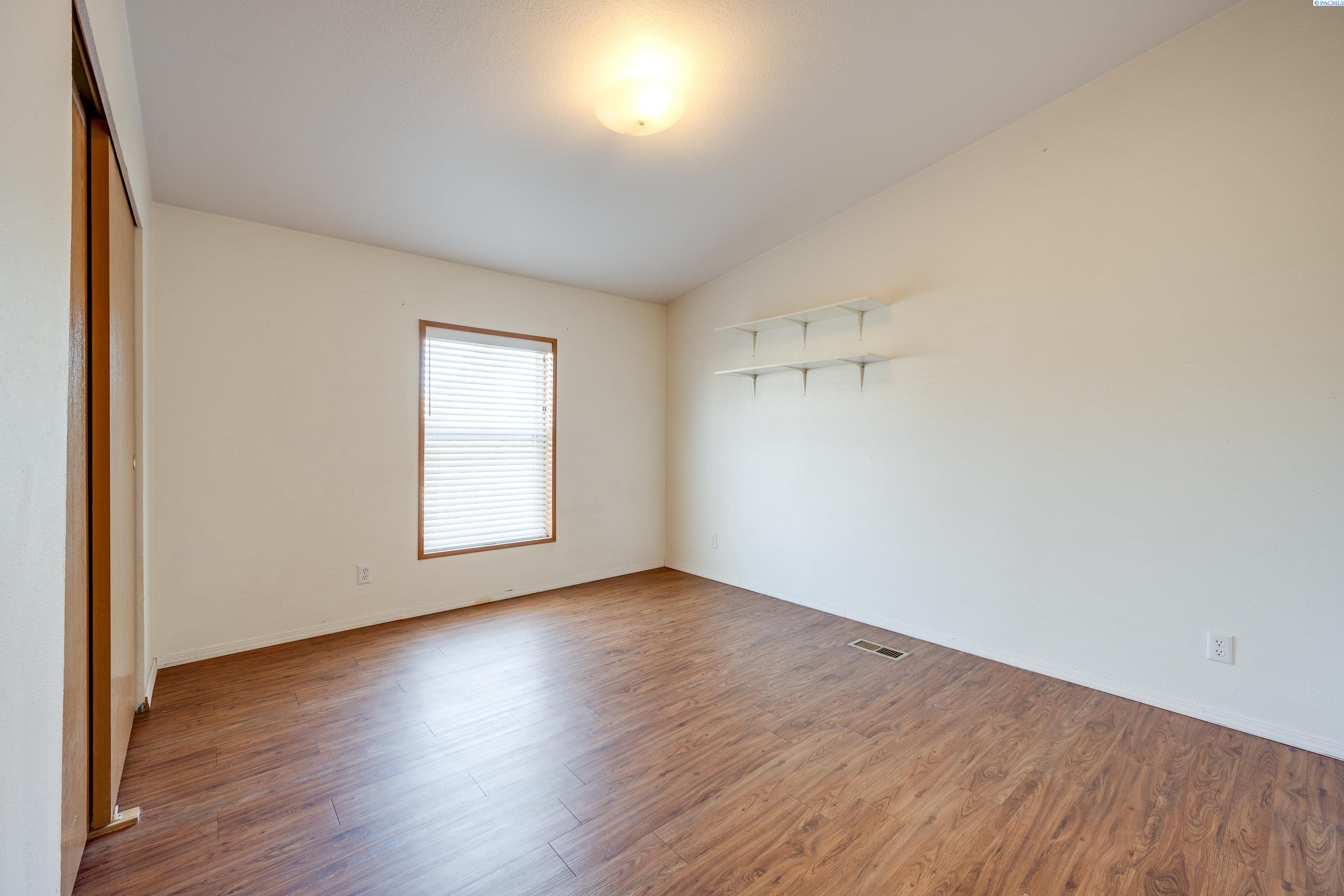 255 NW Golden Hills #59