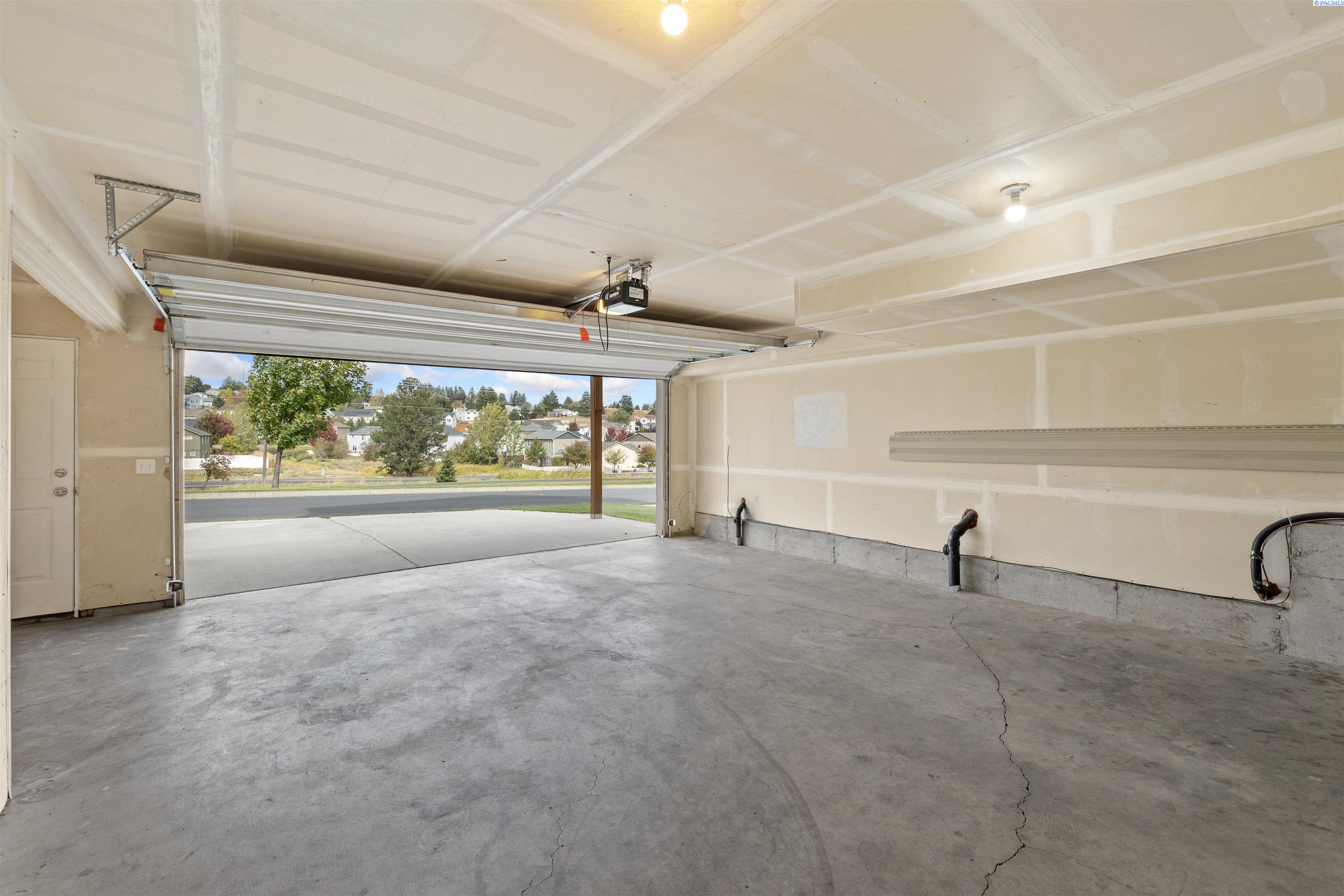 1080 SW Lost Trail Drive