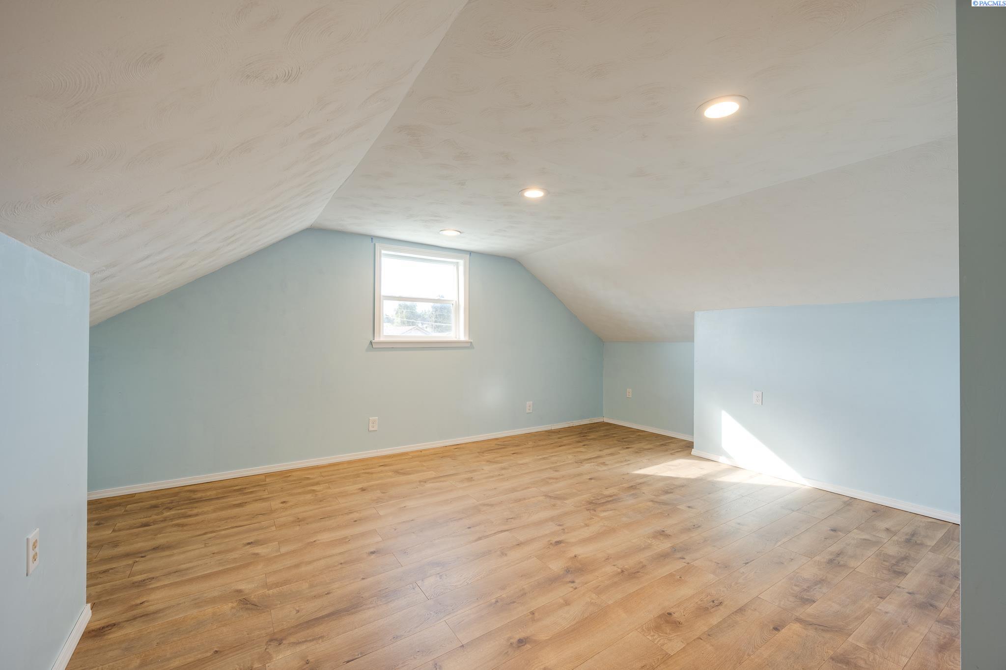 102 E Liberty St, St. John