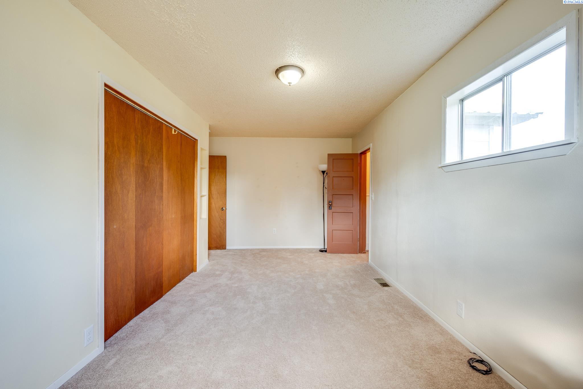 102 E Liberty St, St. John