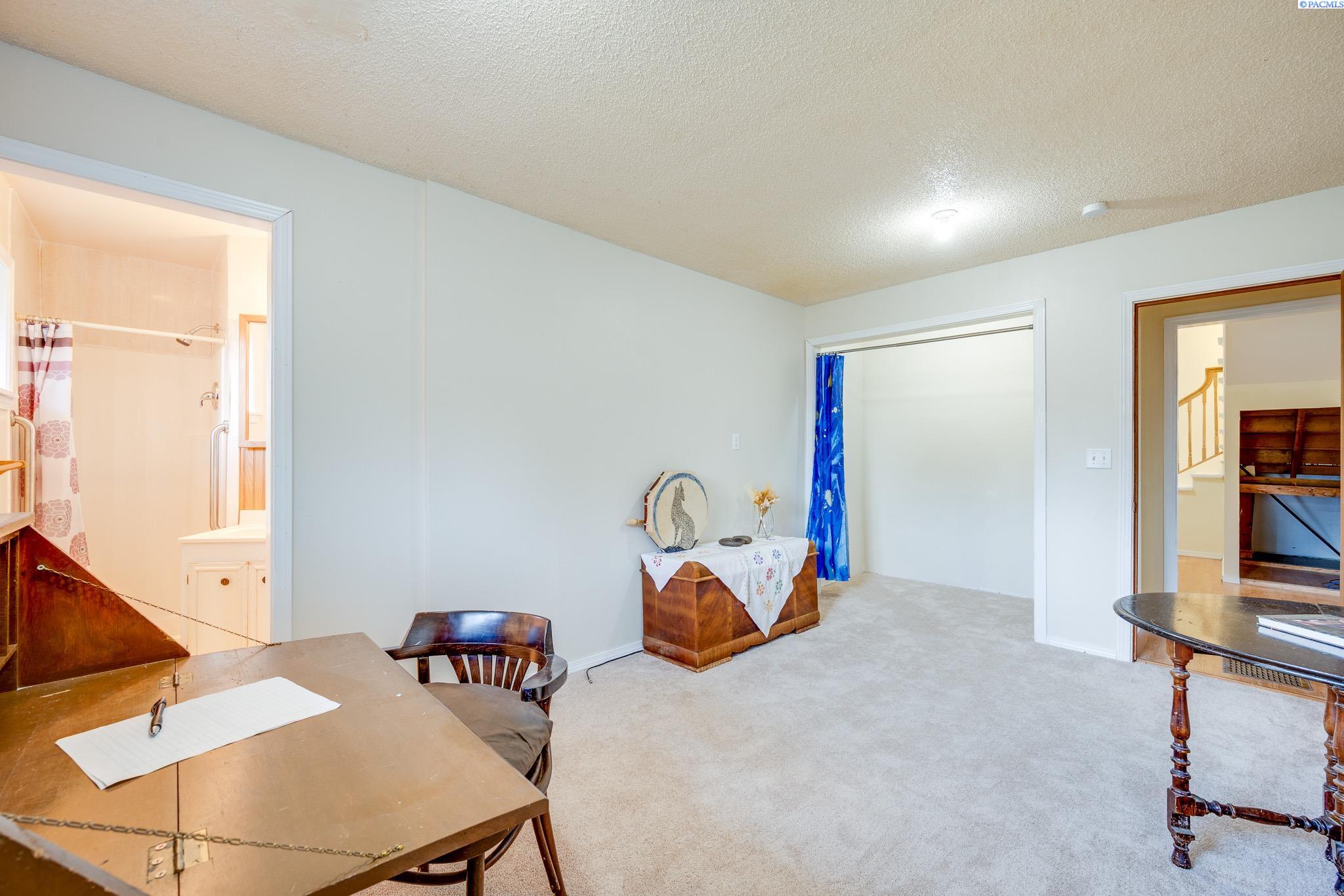 102 E Liberty St, St. John