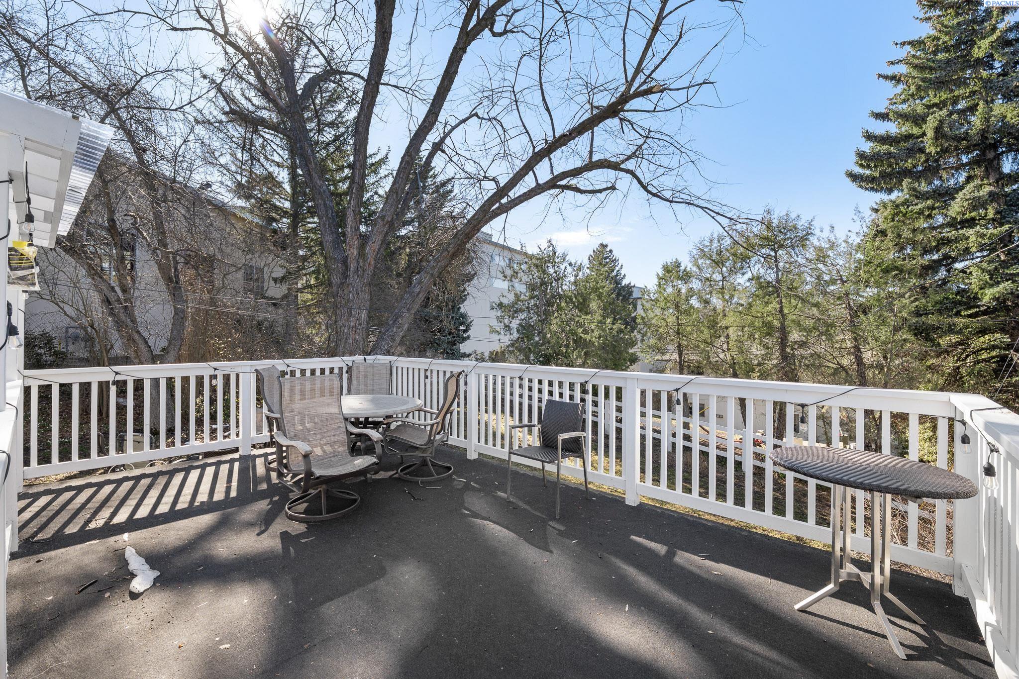 1005 NE Duncan