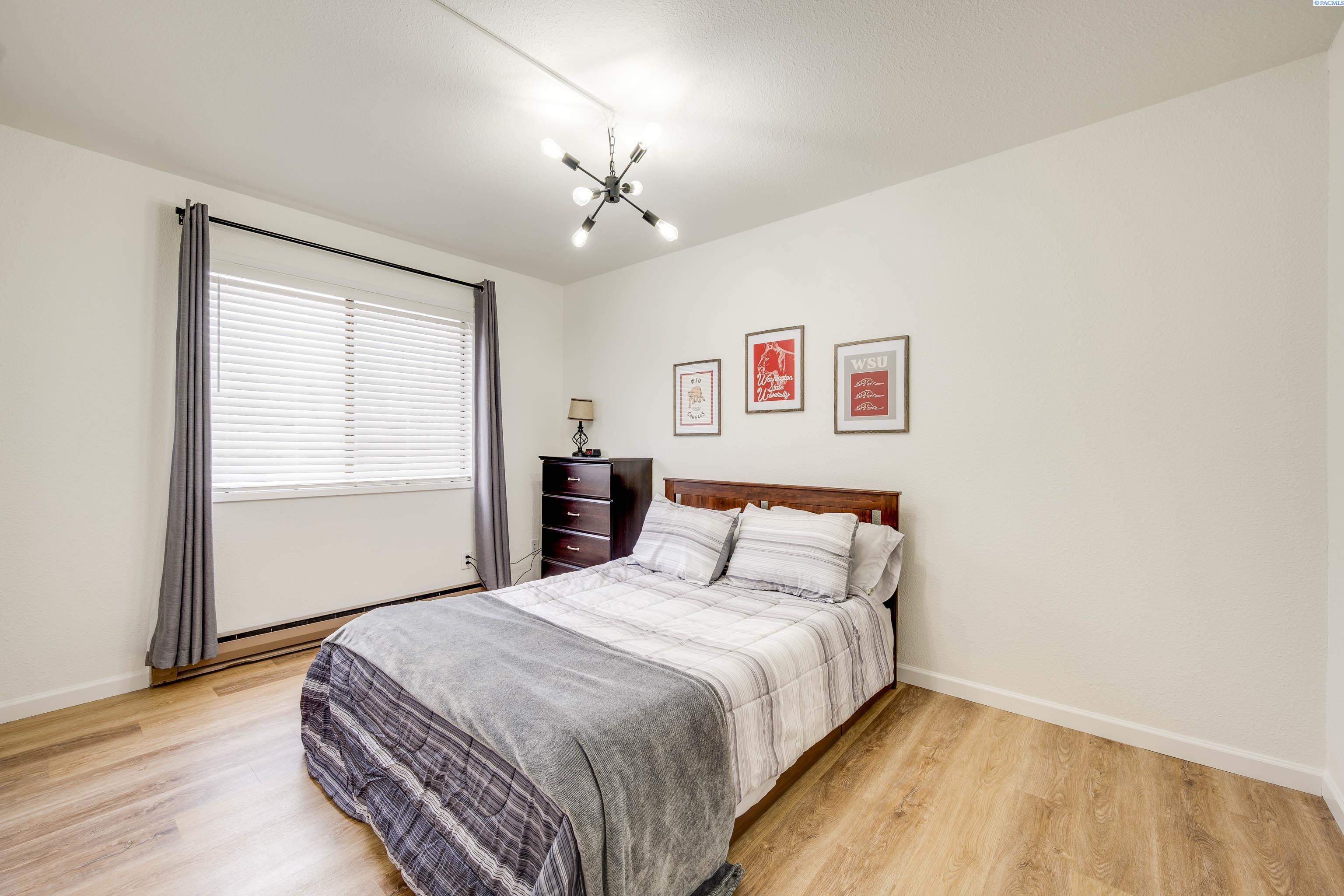 600 SW Crestview St #20