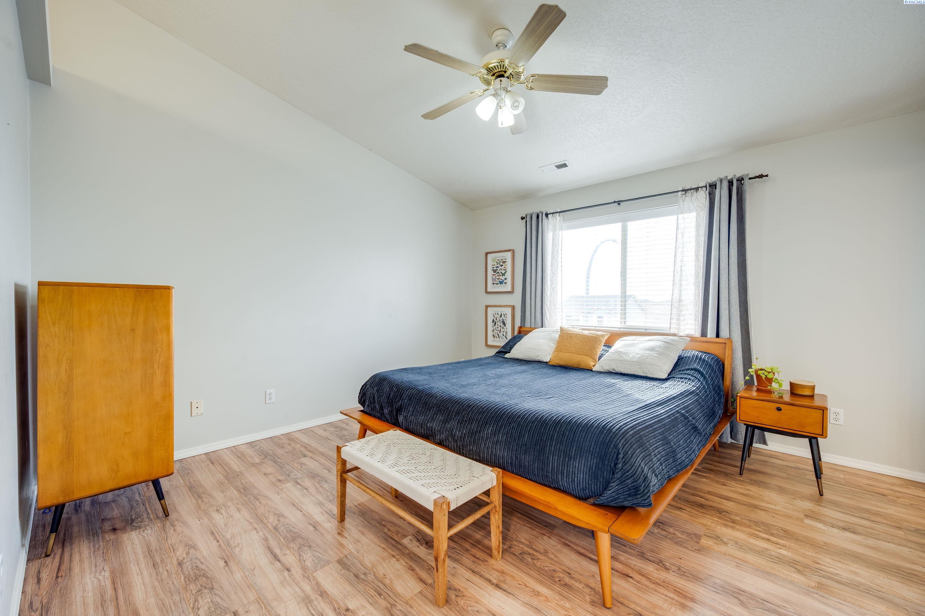 1720 NW Bella Vista Dr