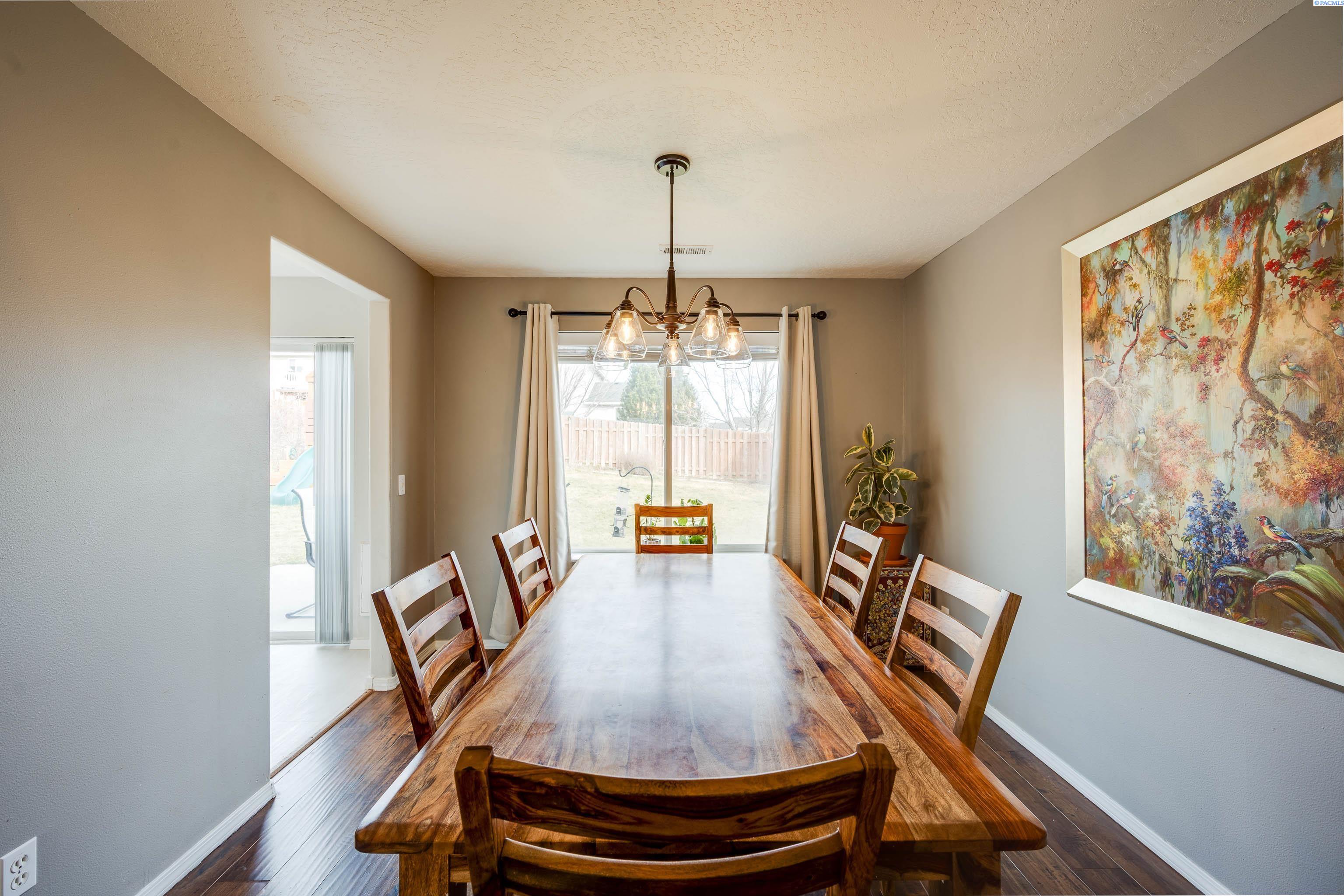 1720 NW Bella Vista Dr