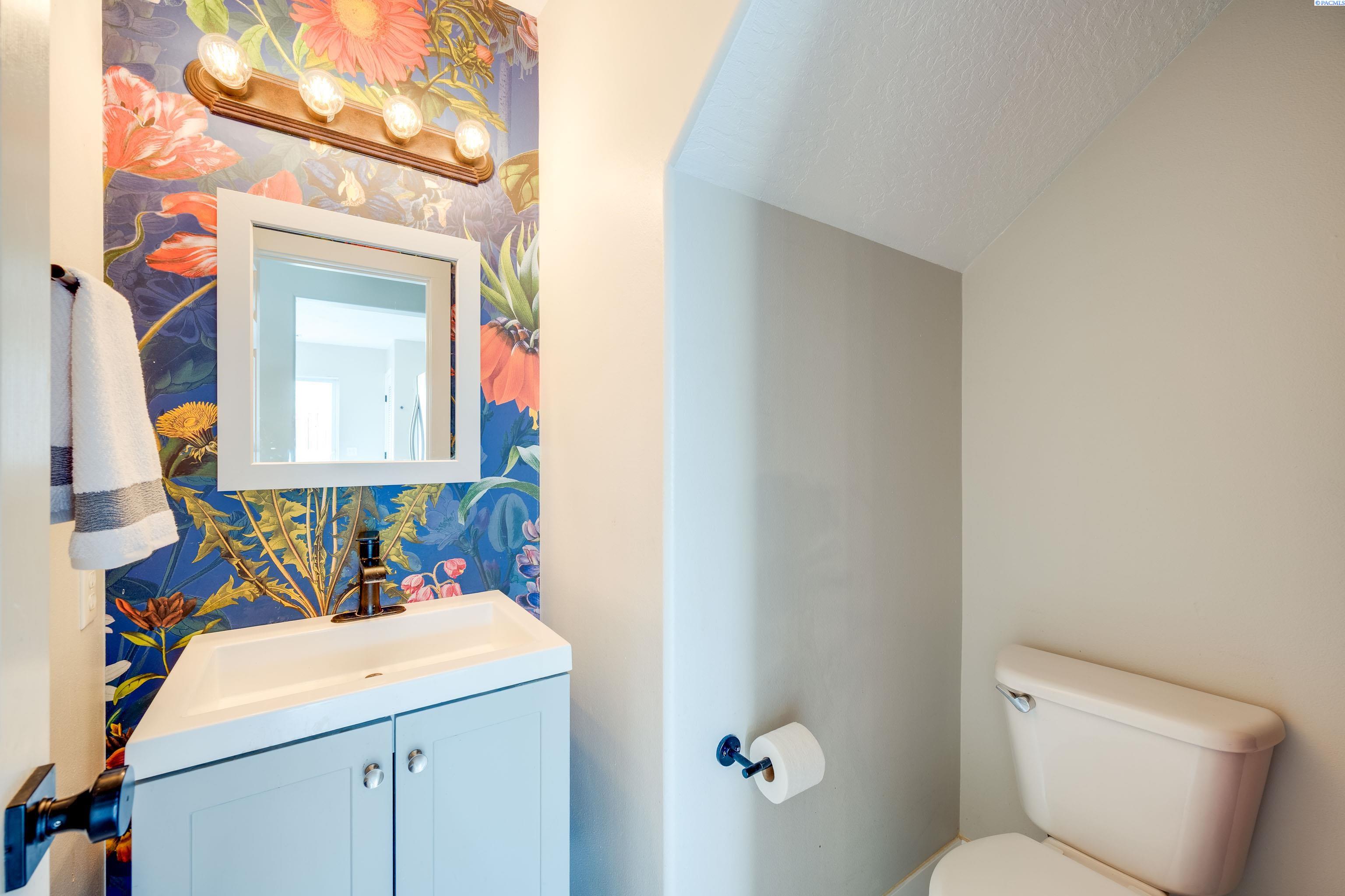 1720 NW Bella Vista Dr