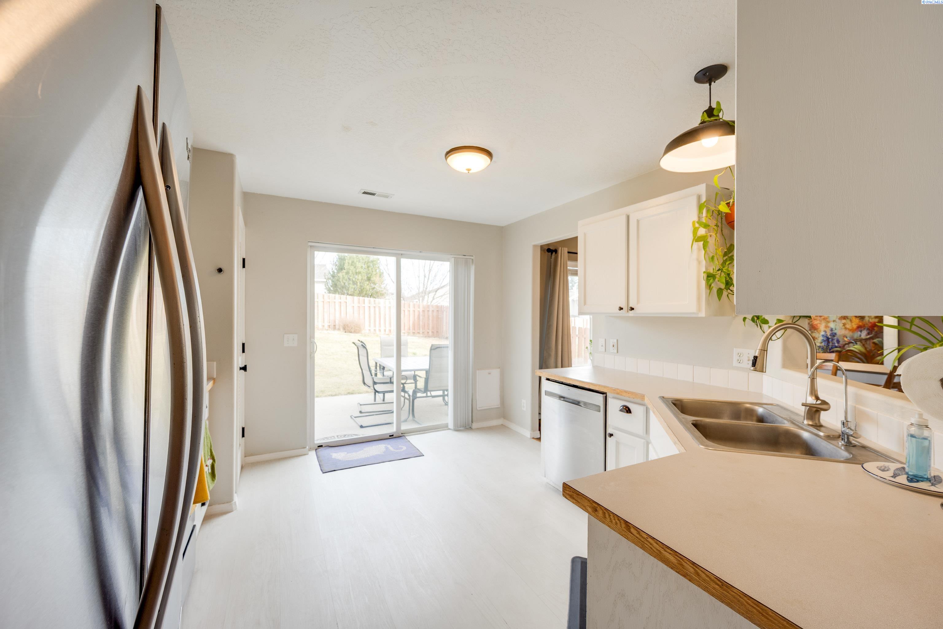 1720 NW Bella Vista Dr