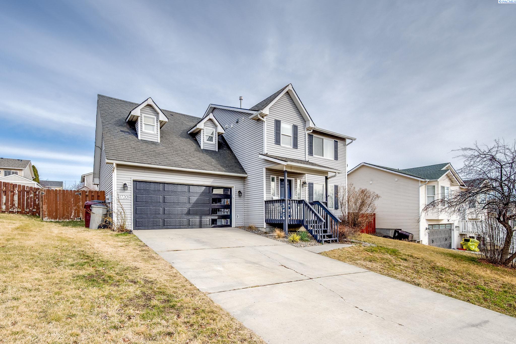 1720 NW Bella Vista Dr