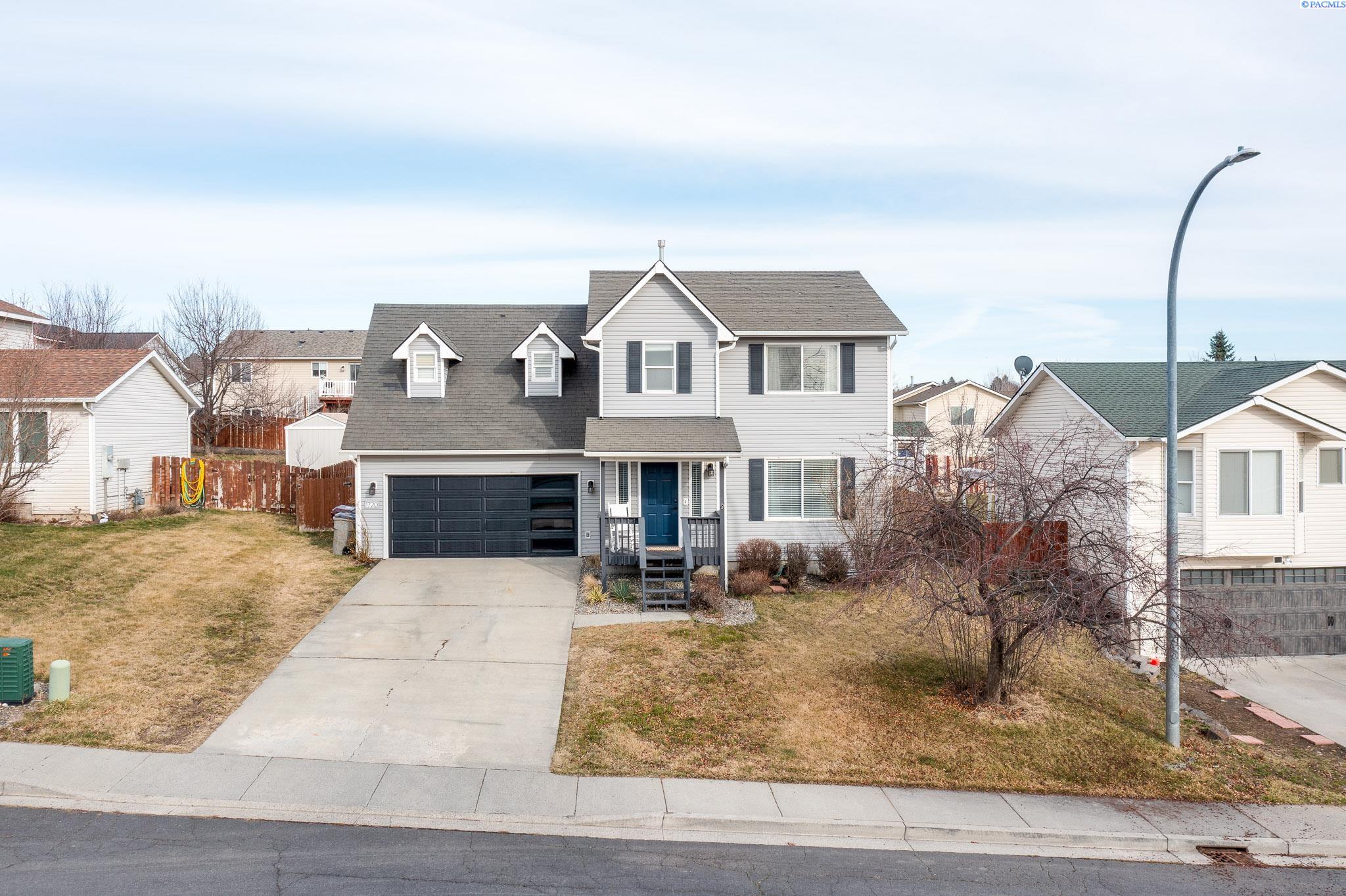 1720 NW Bella Vista Dr