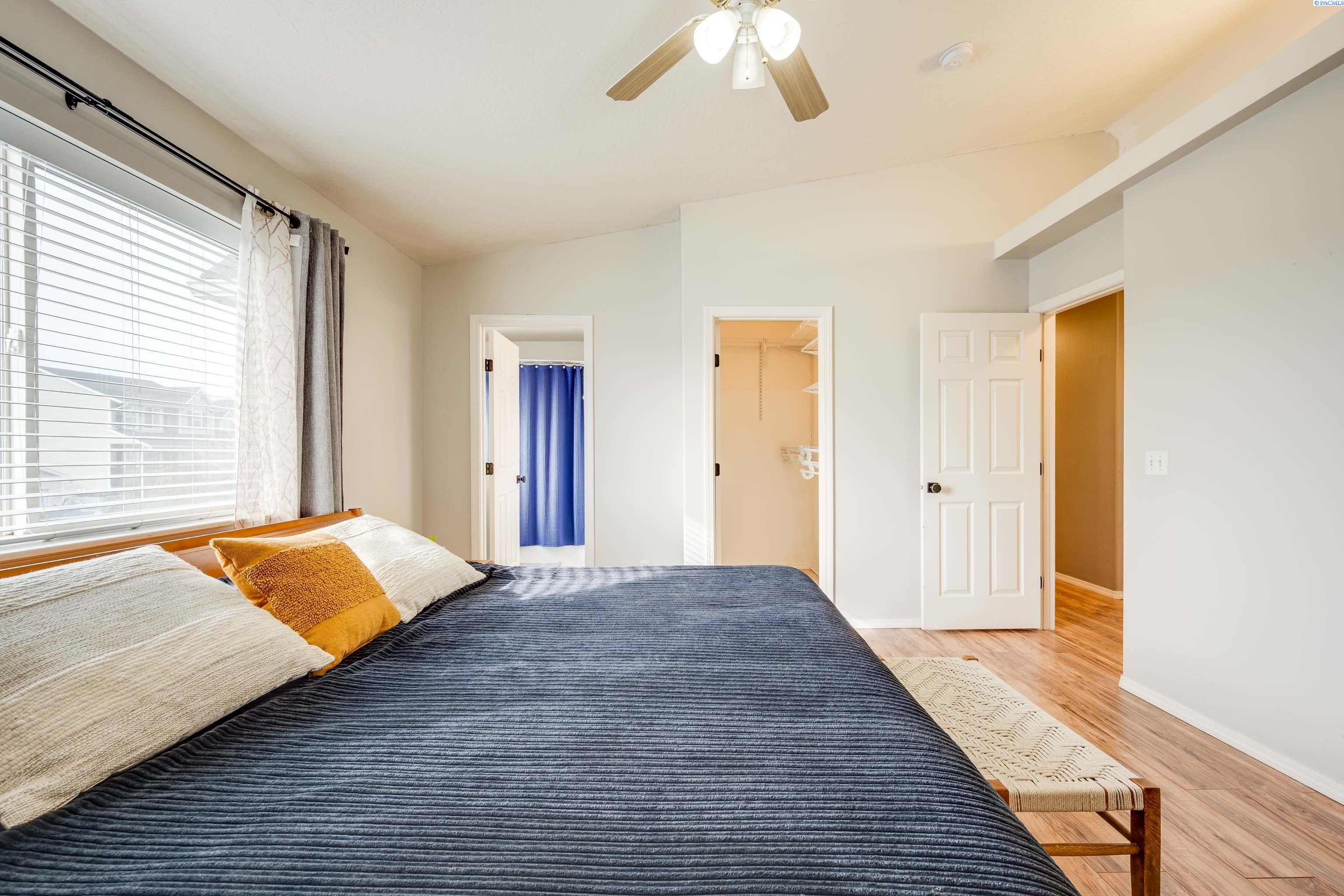 1720 NW Bella Vista Dr