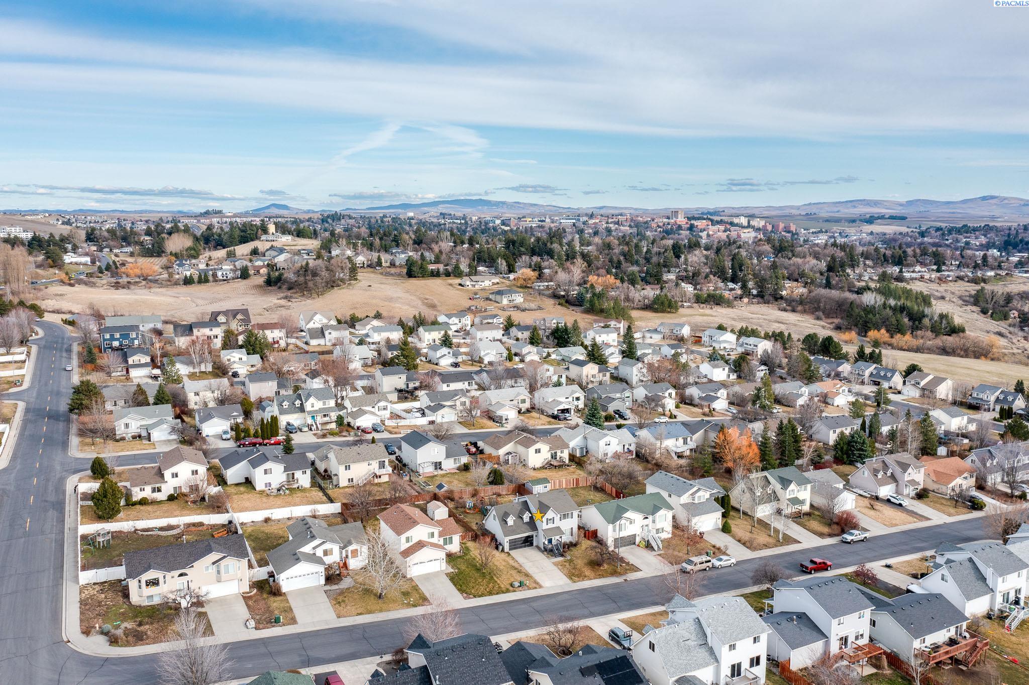 1720 NW Bella Vista Dr