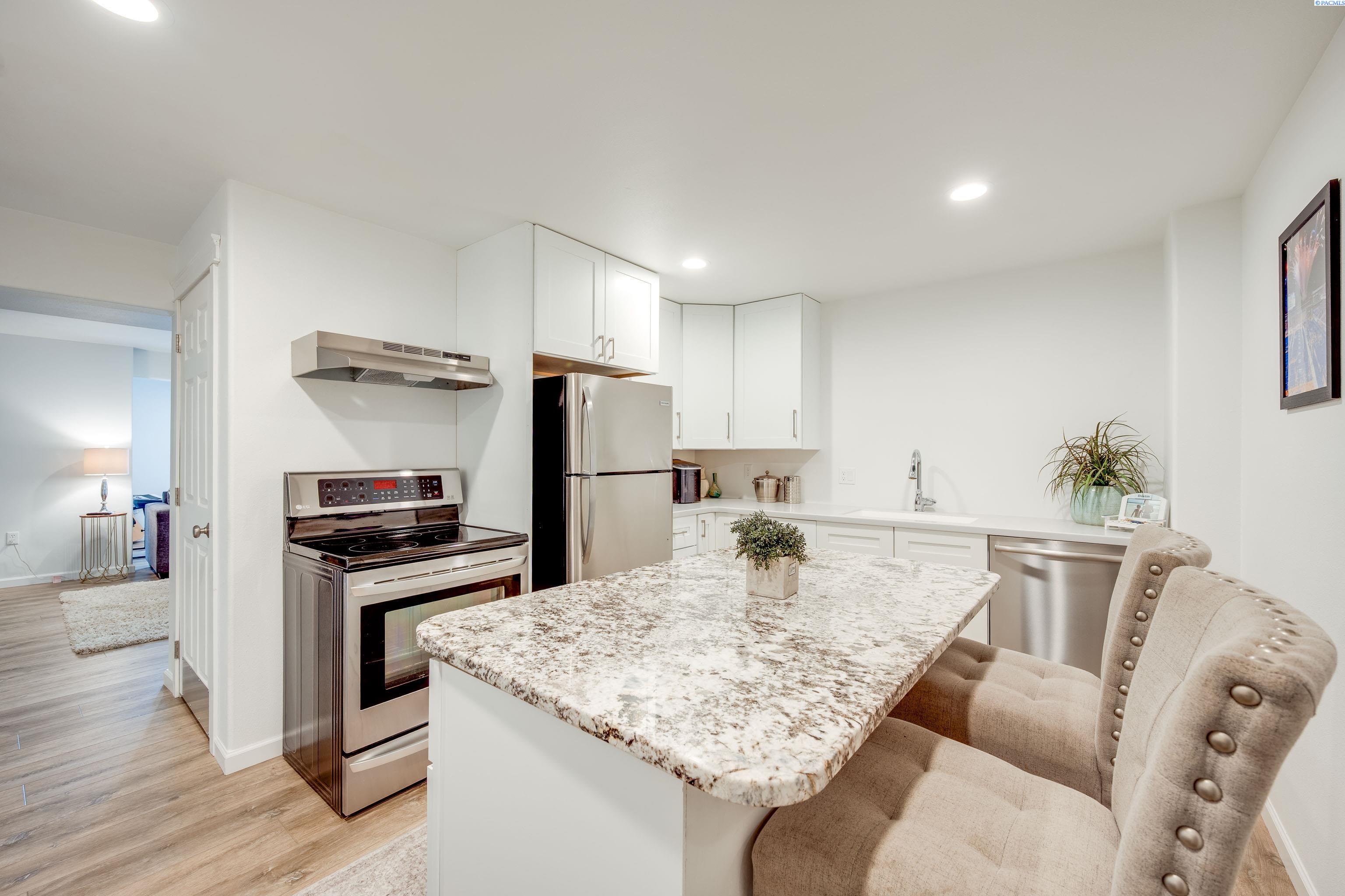 1245 SW Campus View Drive