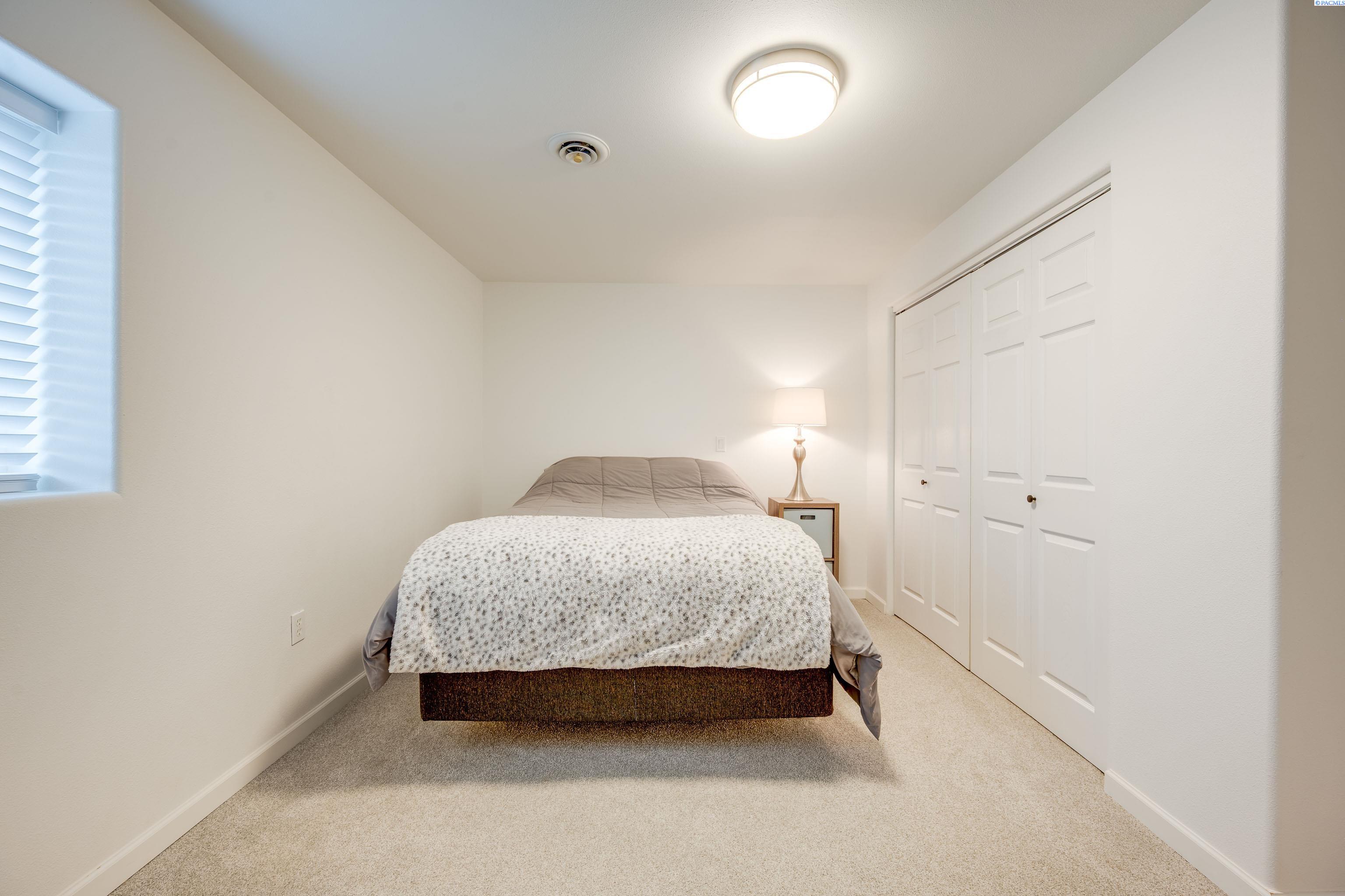 1245 SW Campus View Drive