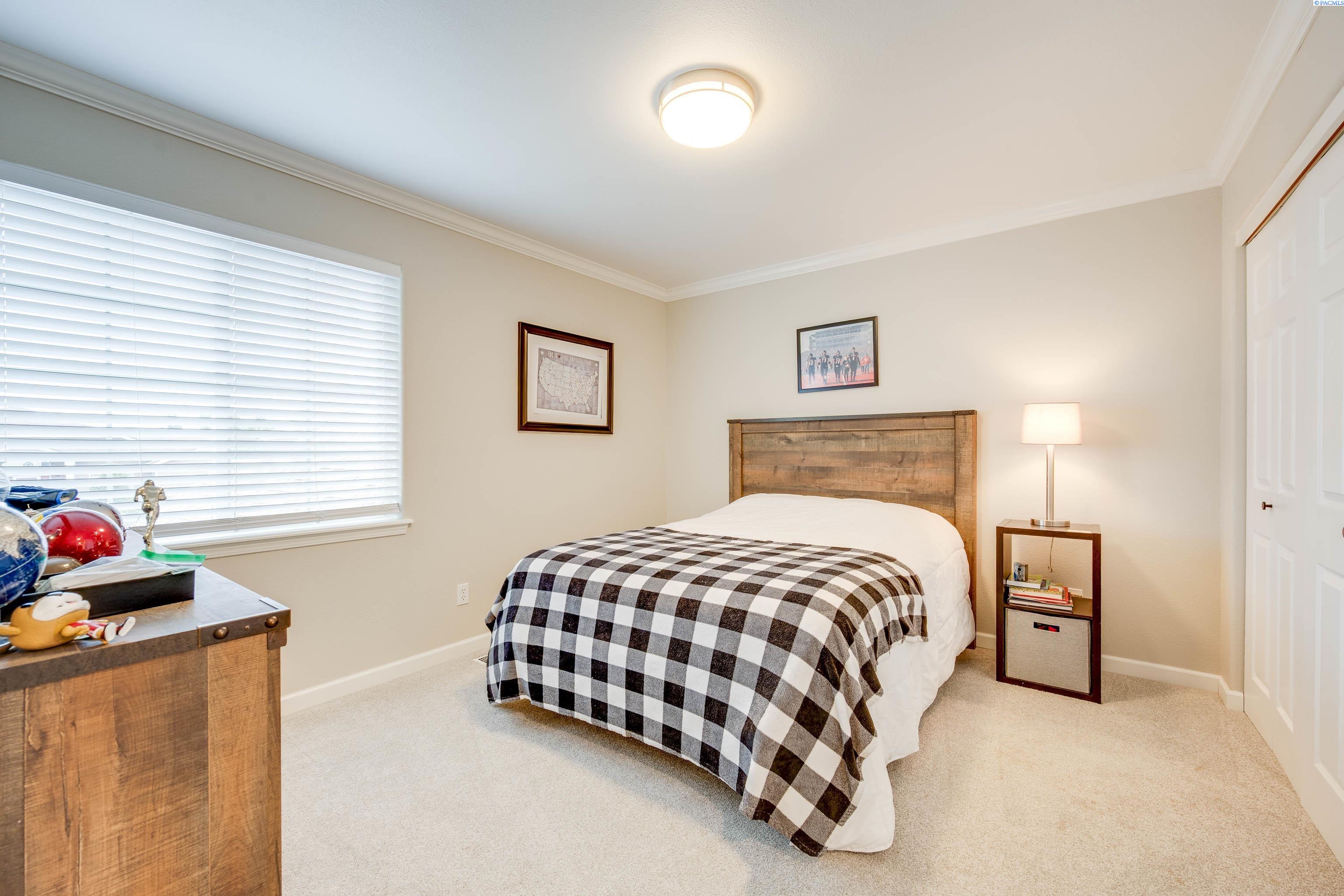 1245 SW Campus View Drive