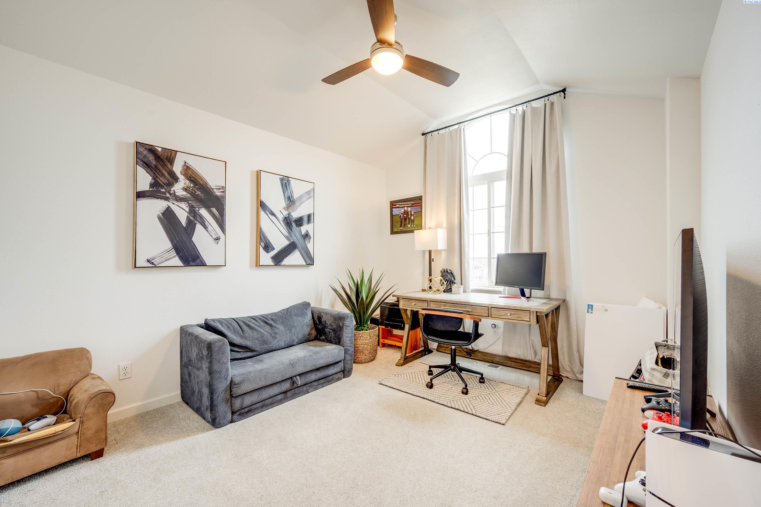 1245 SW Campus View Drive