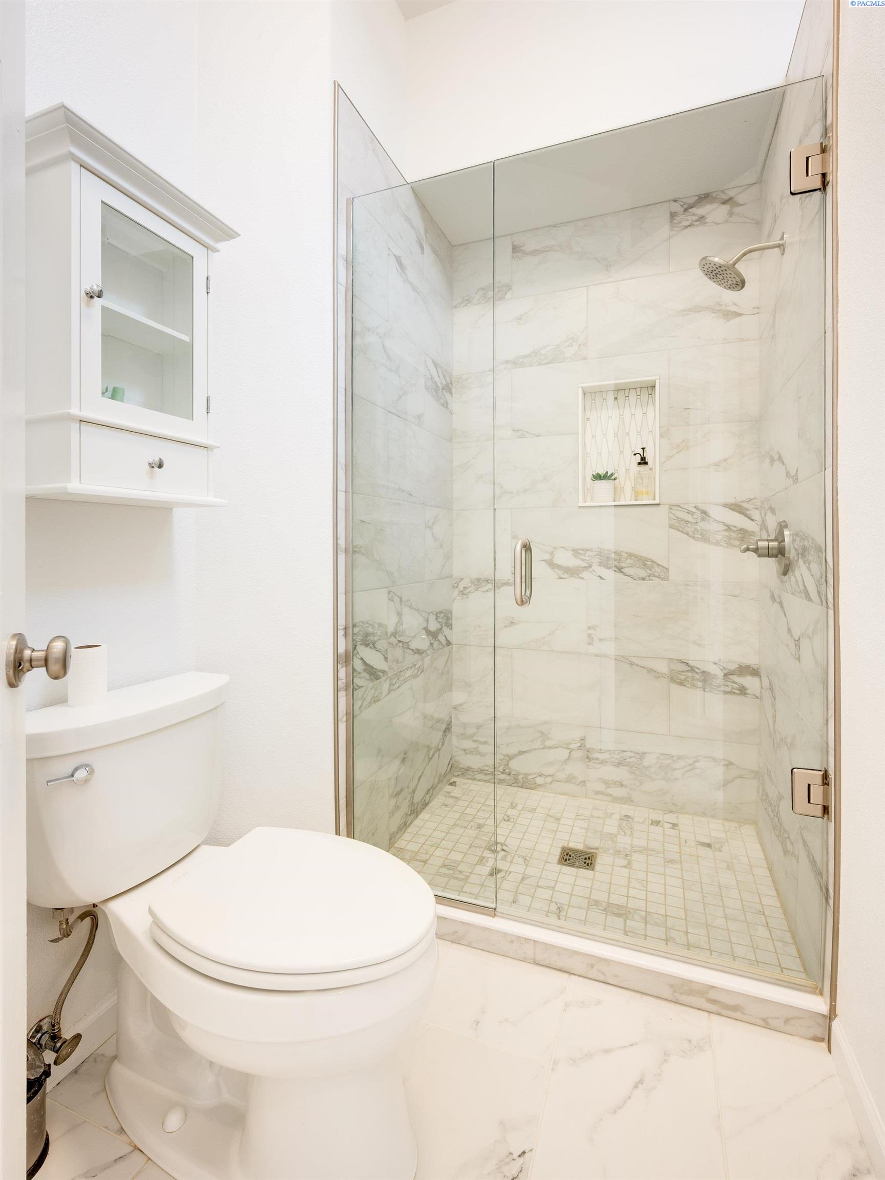 1245 SW Campus View Drive