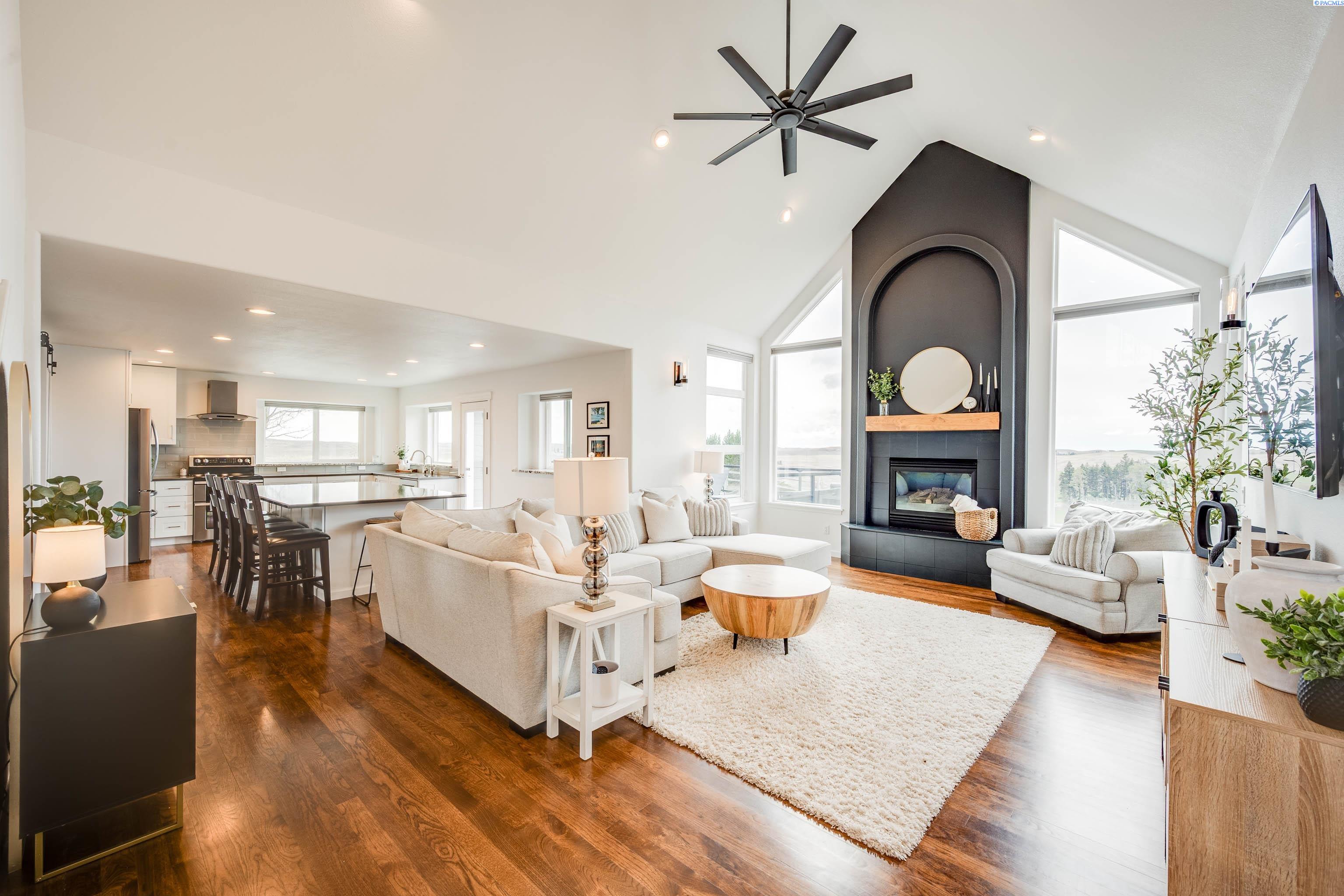 1245 SW Campus View Drive