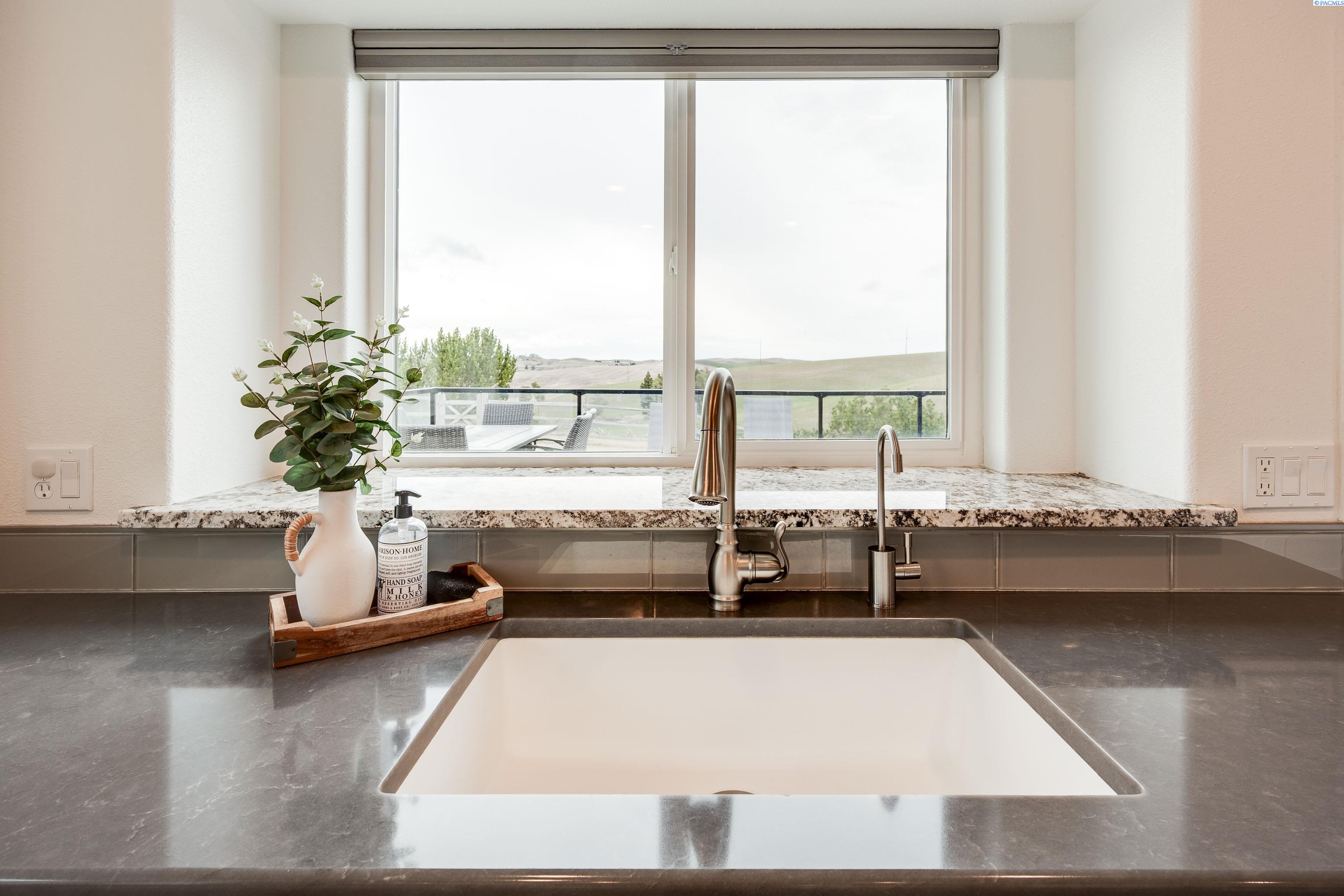 1245 SW Campus View Drive