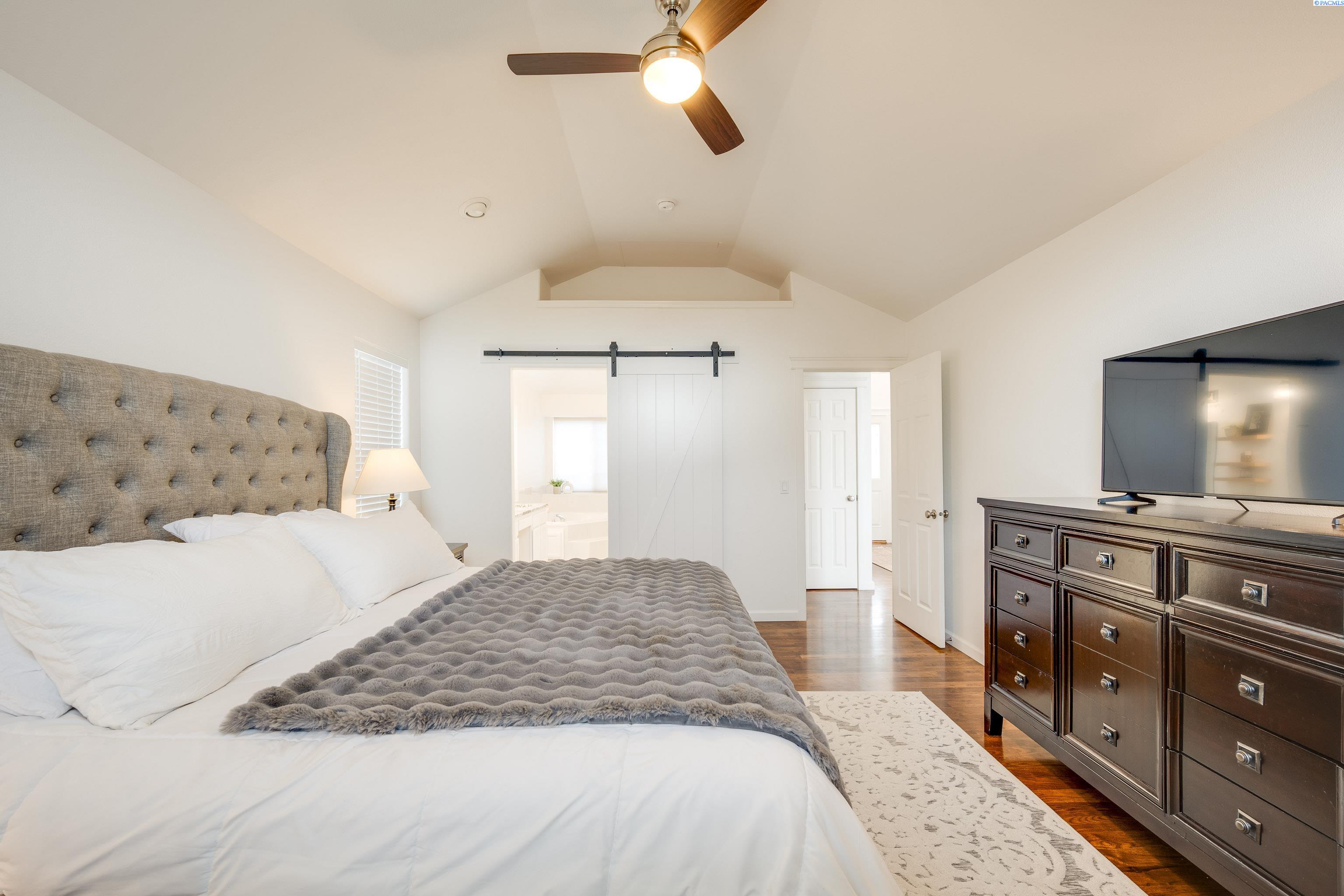 1245 SW Campus View Drive