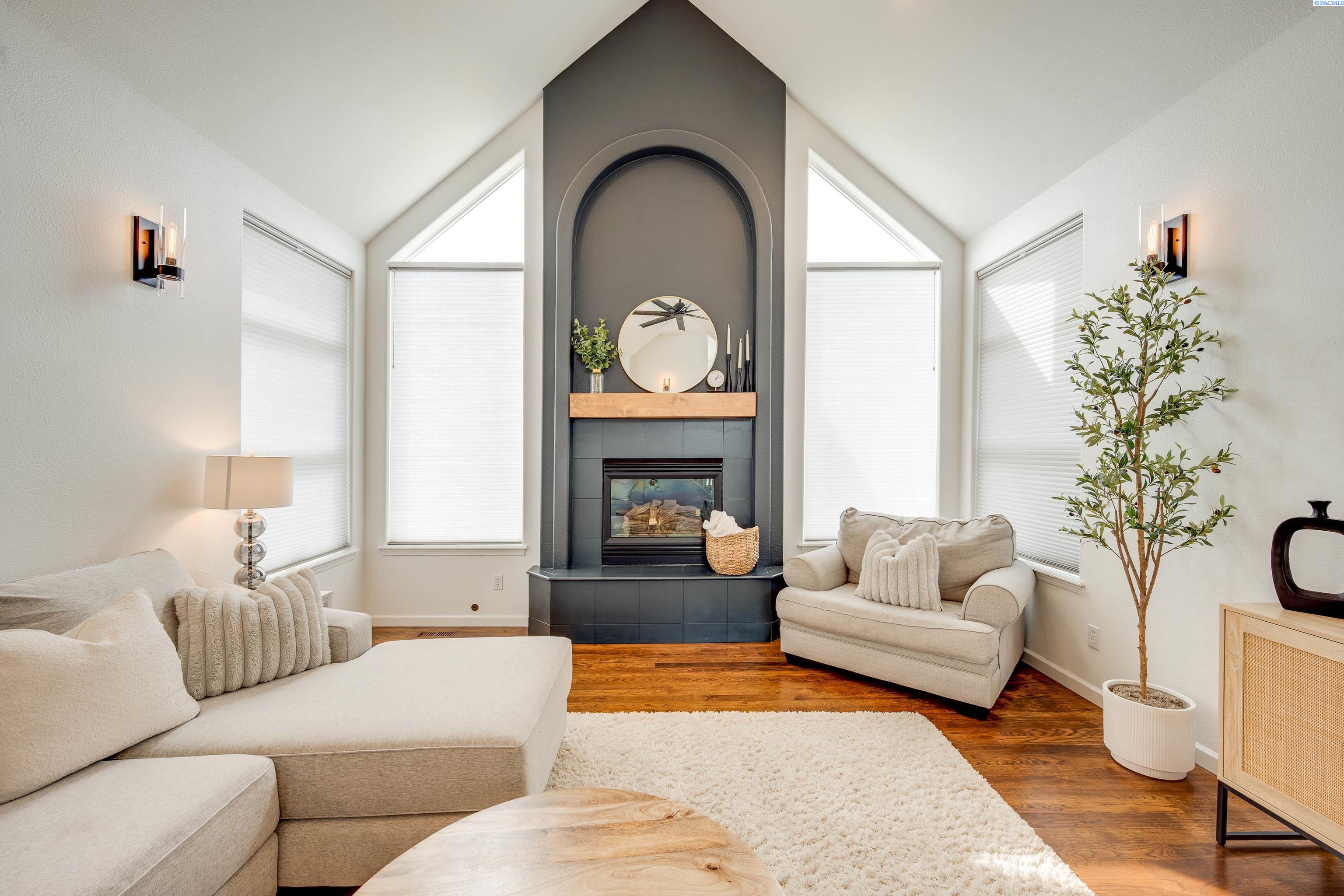 1245 SW Campus View Drive