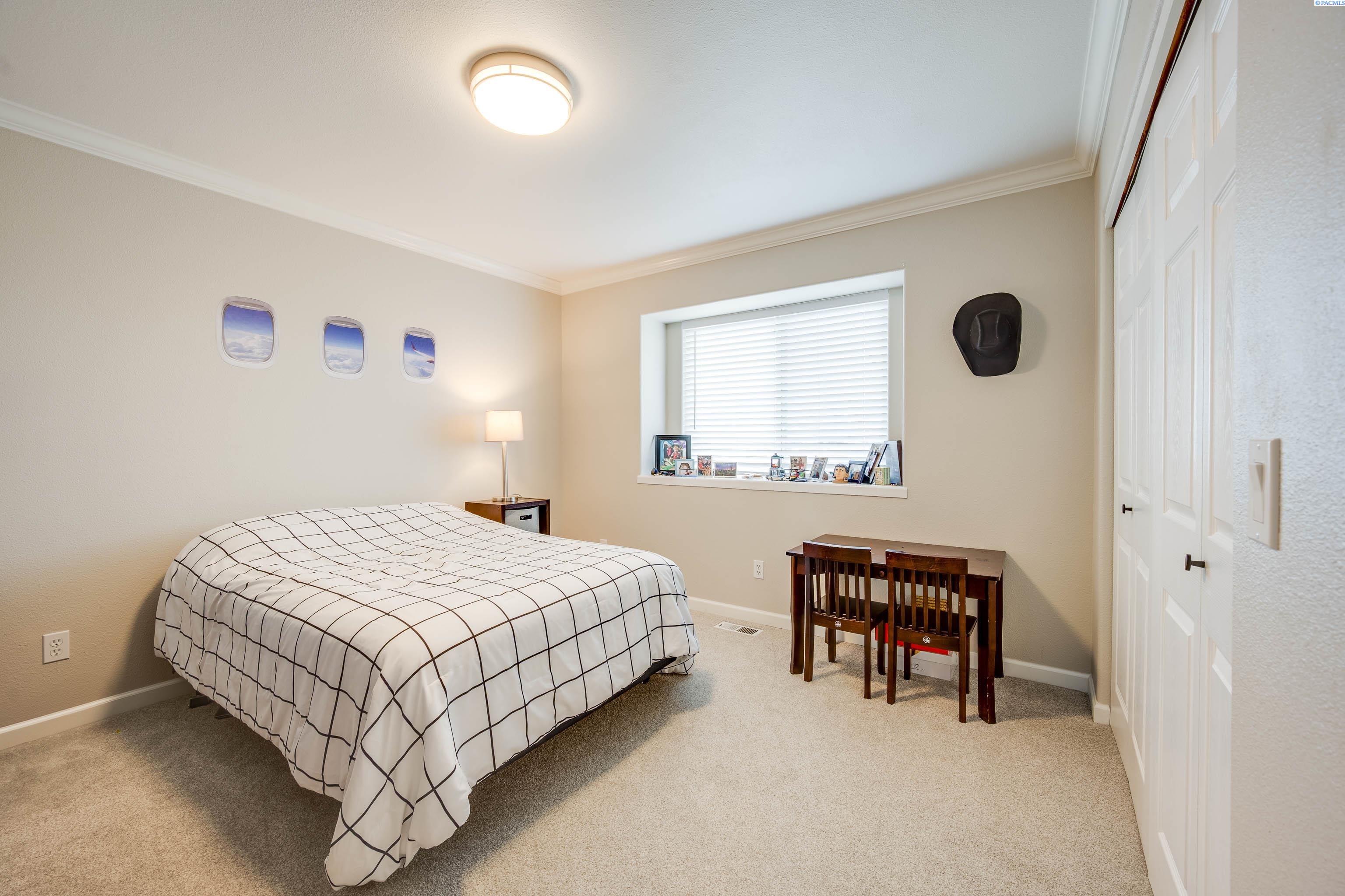 1245 SW Campus View Drive