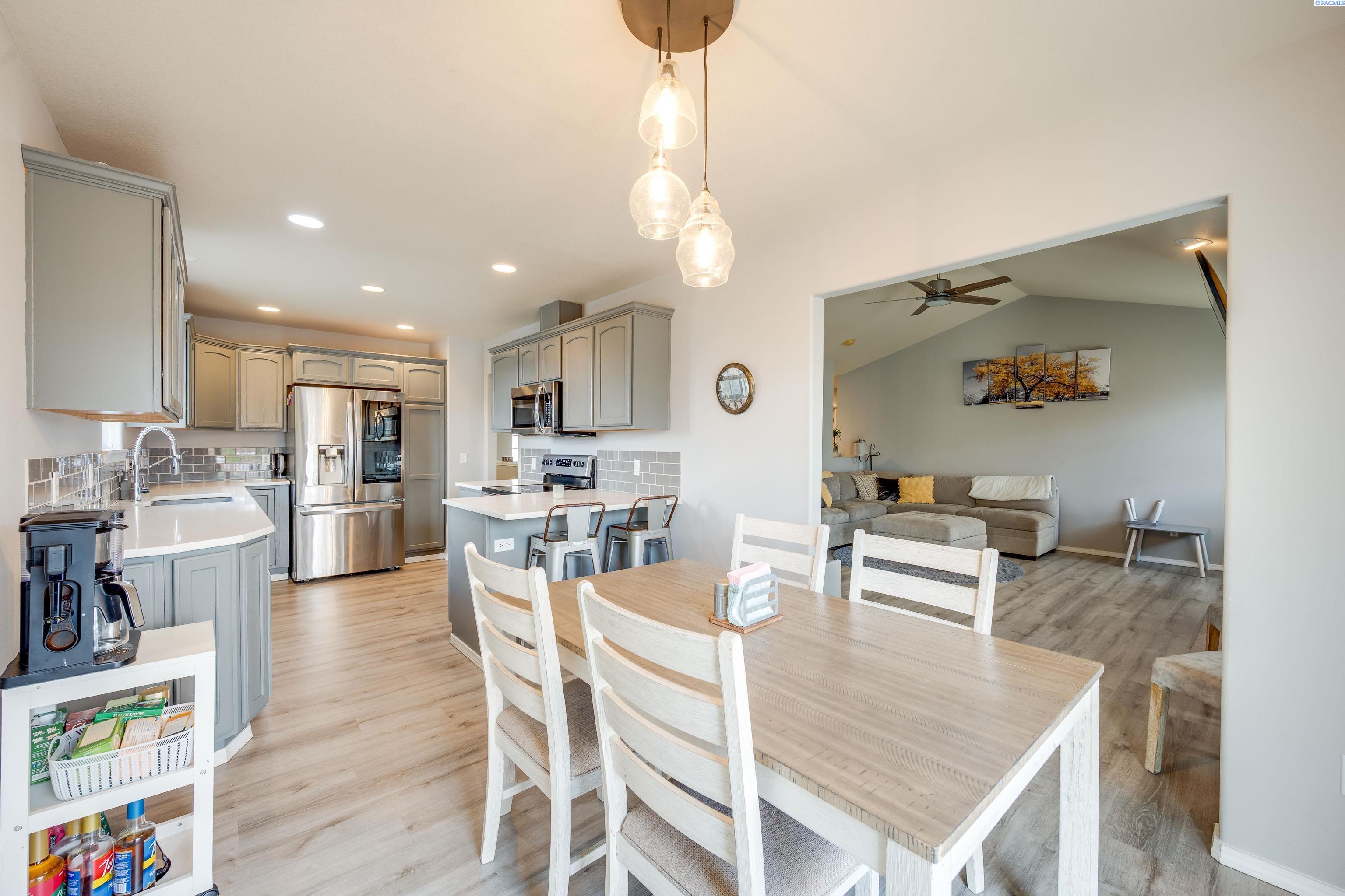 2325 NW Ridgeline Drive