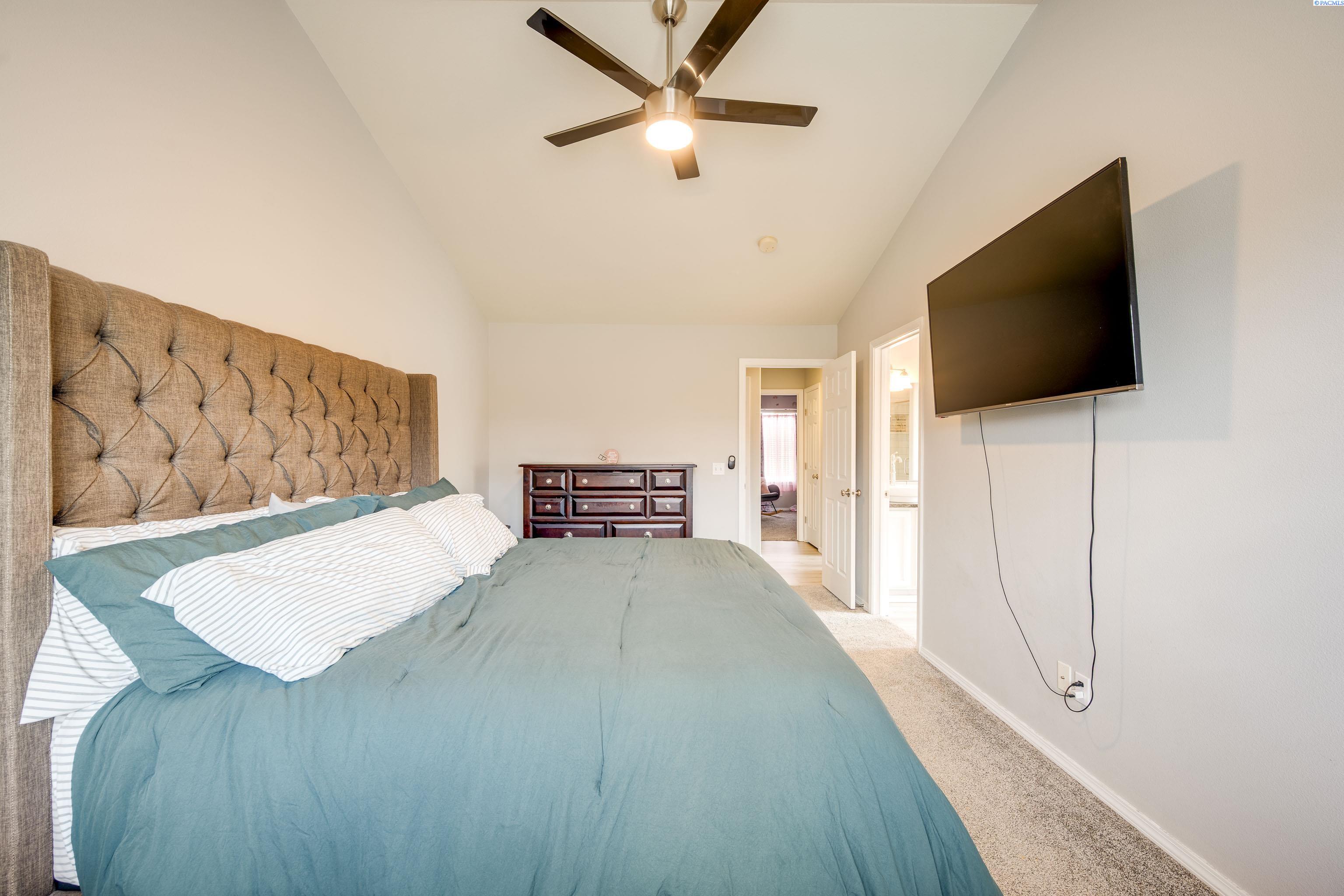 2325 NW Ridgeline Drive