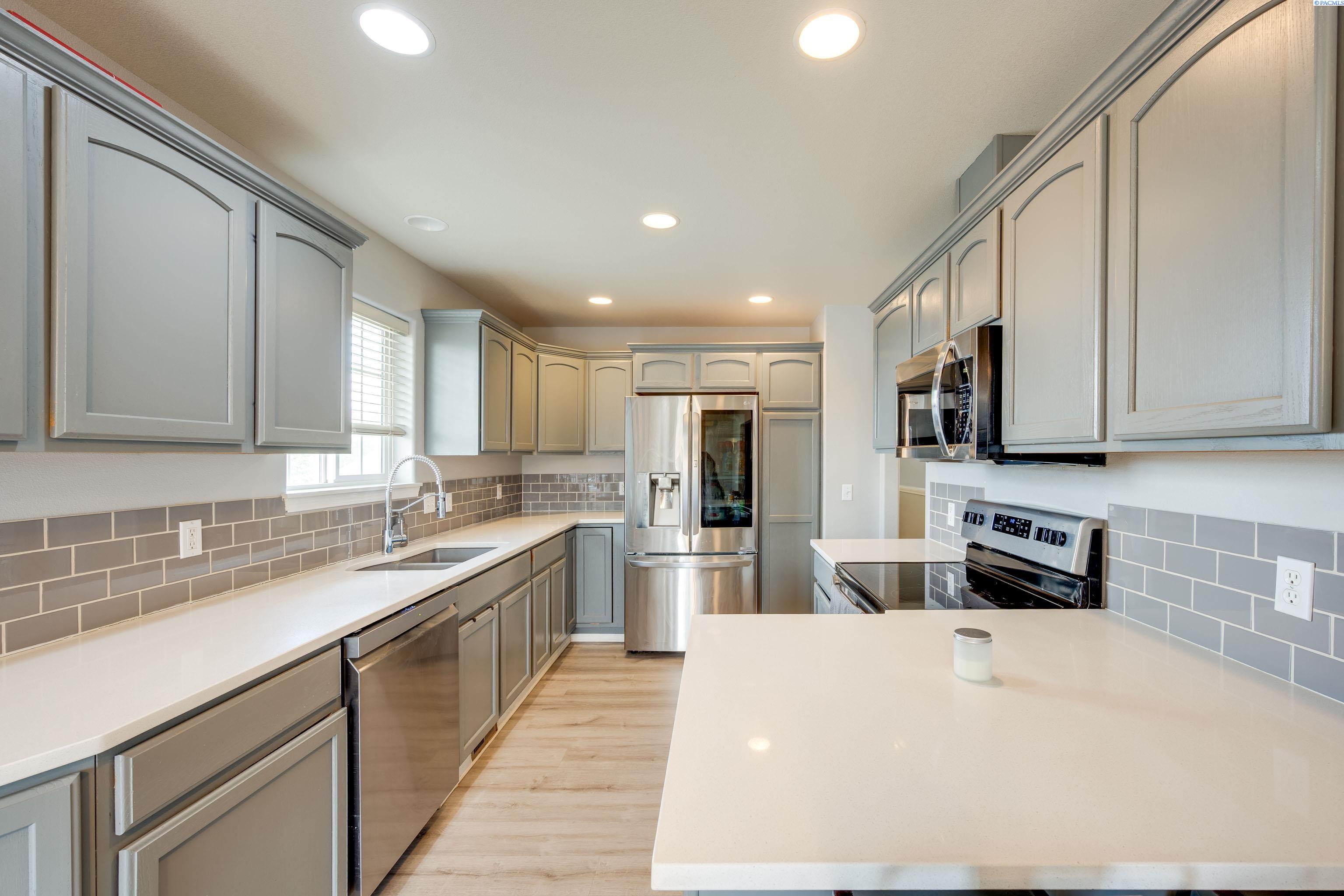 2325 NW Ridgeline Drive