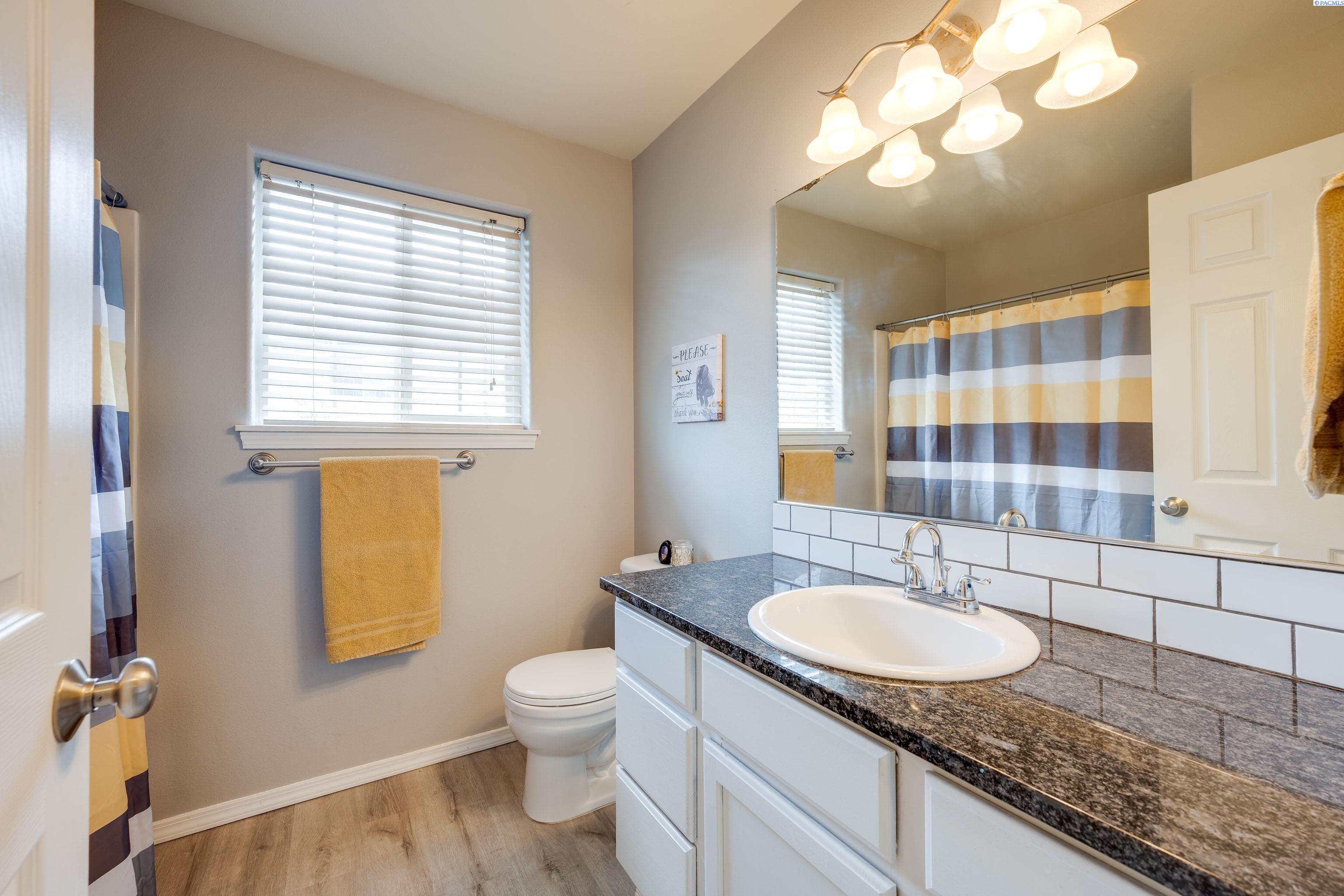 2325 NW Ridgeline Drive