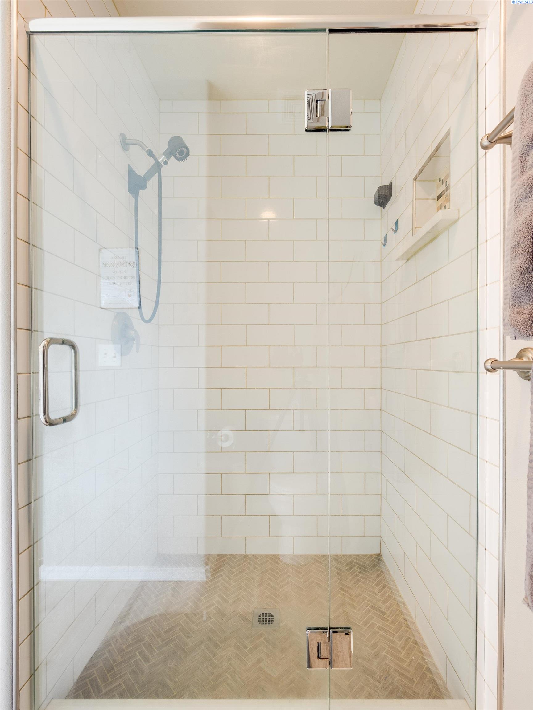 2325 NW Ridgeline Drive