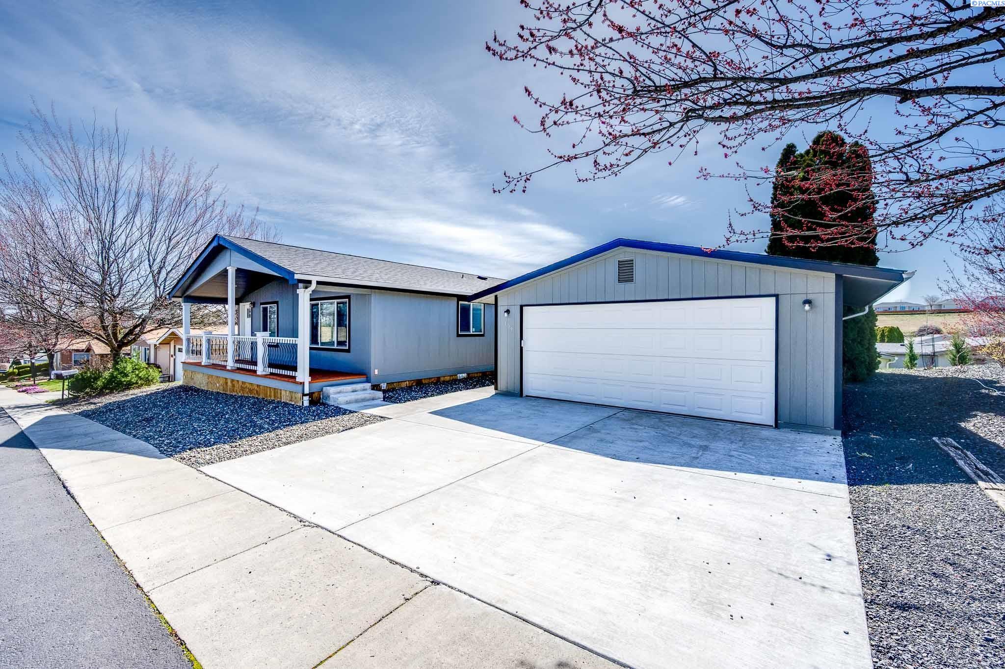 109 NW Lancer Ln