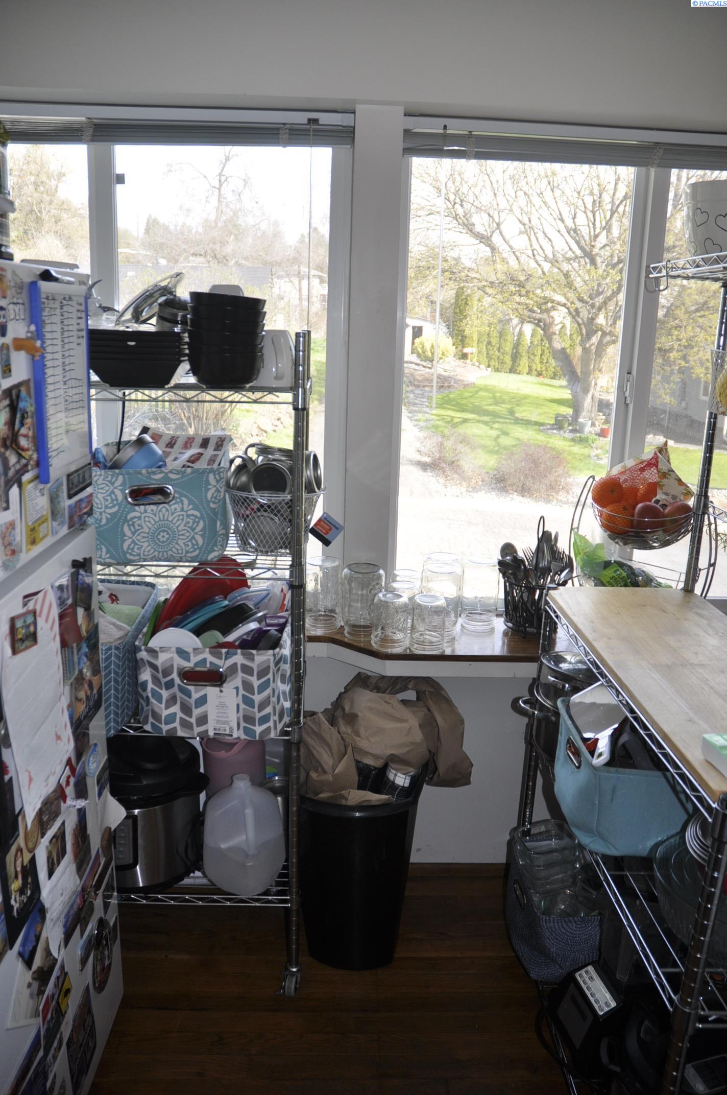 145-147 NW Webb Street