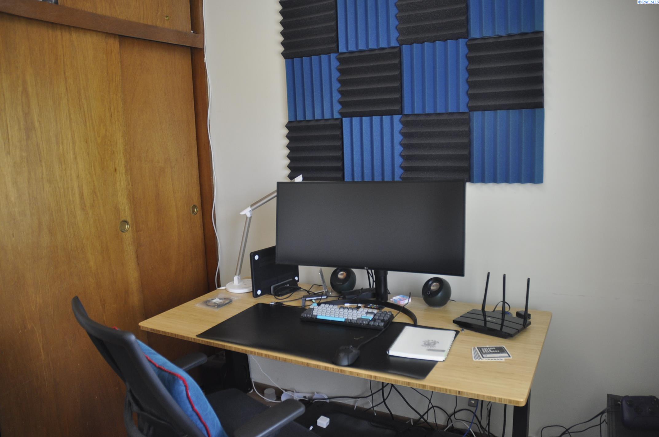 145-147 NW Webb Street