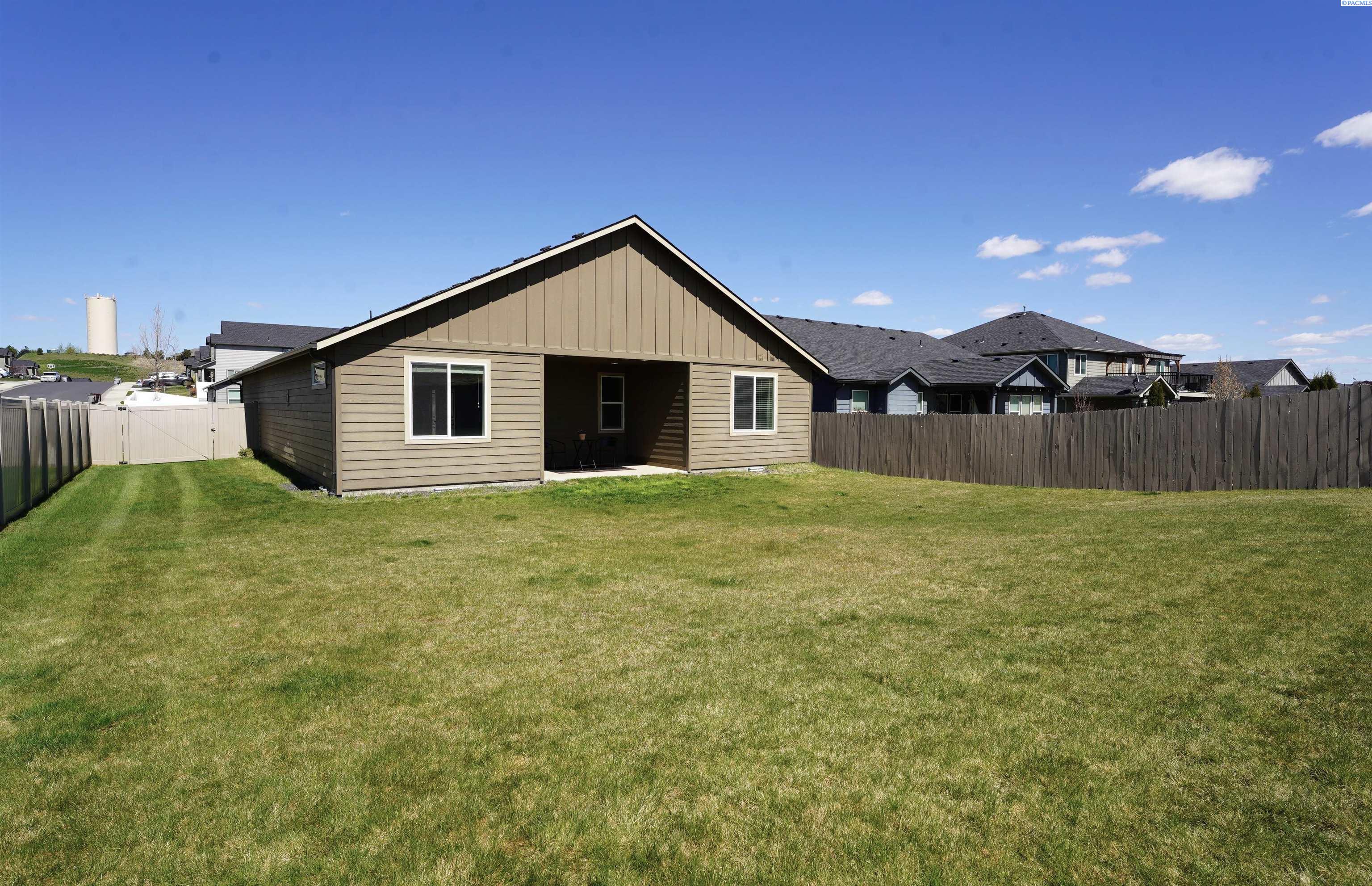 1835 Panorama Dr