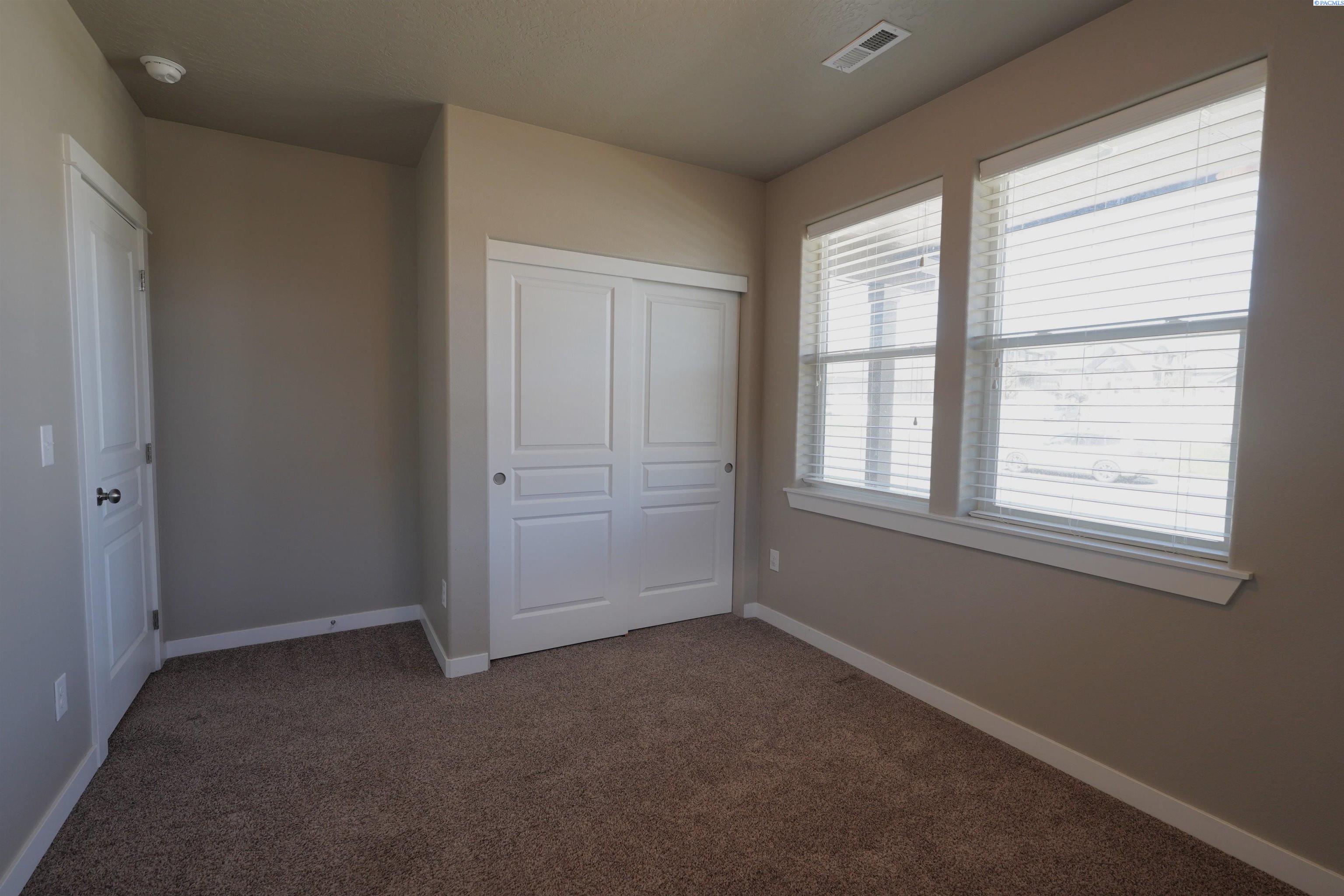 1835 Panorama Dr