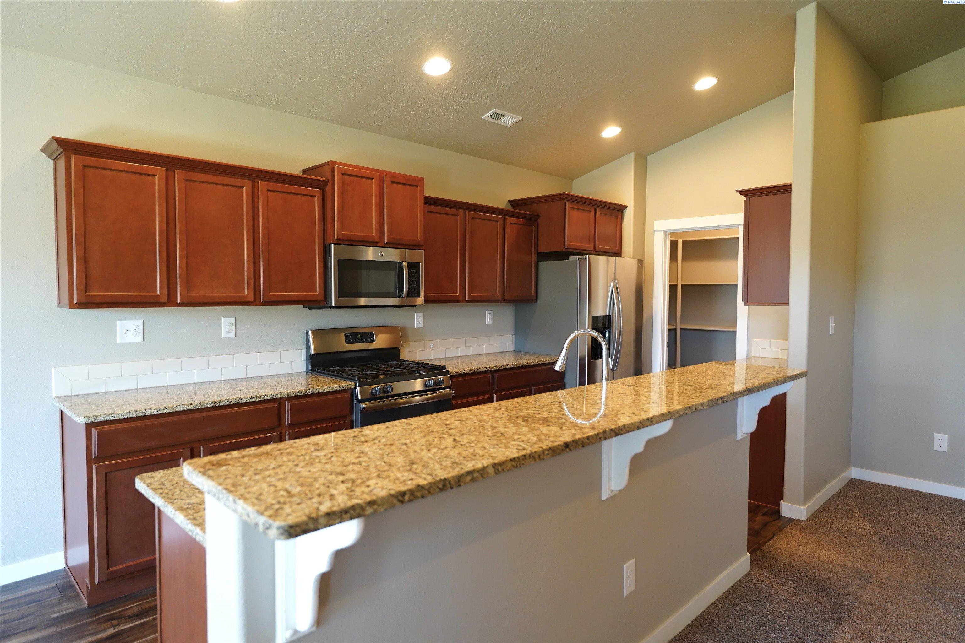 1835 Panorama Dr