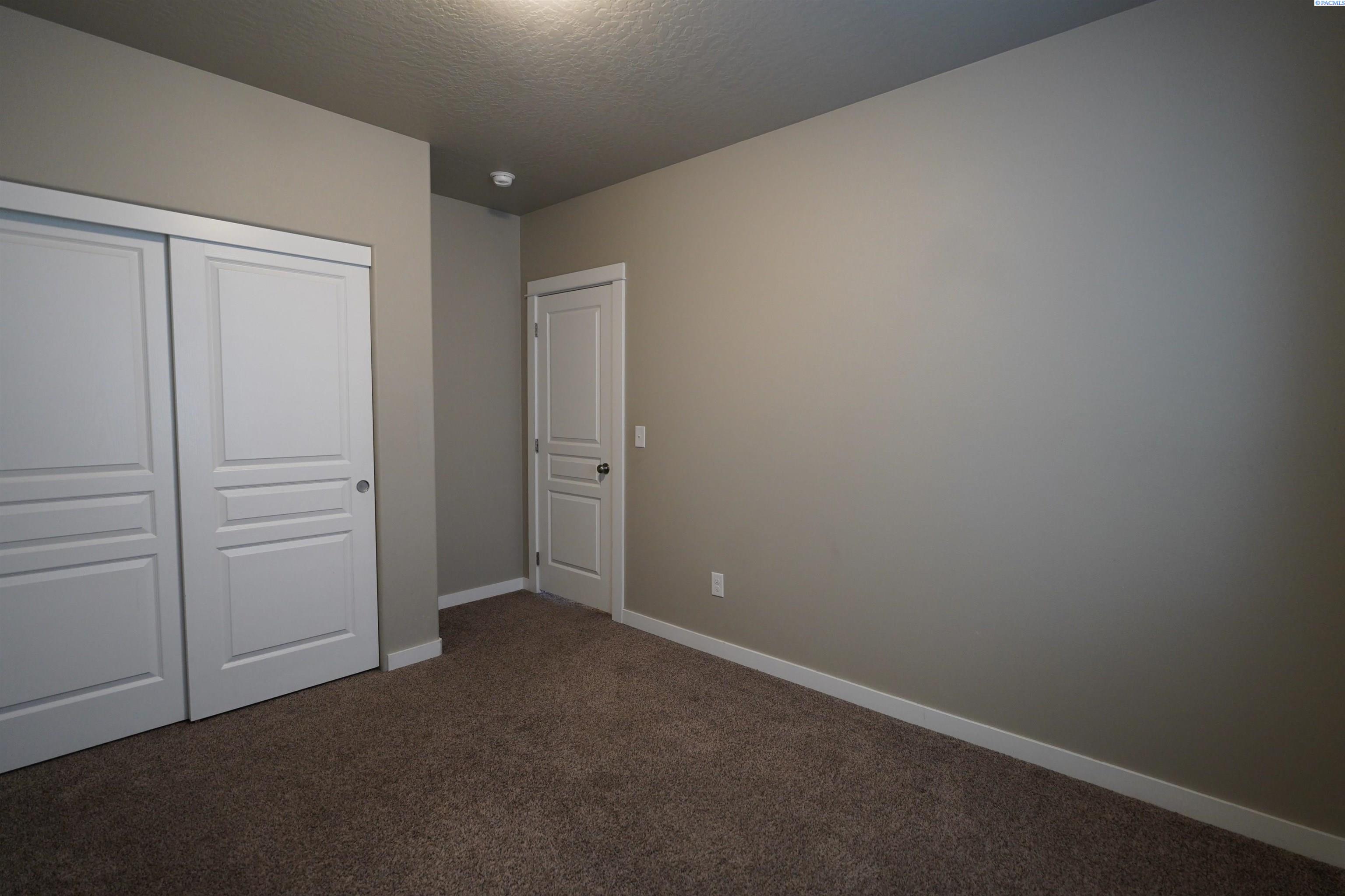 1835 Panorama Dr