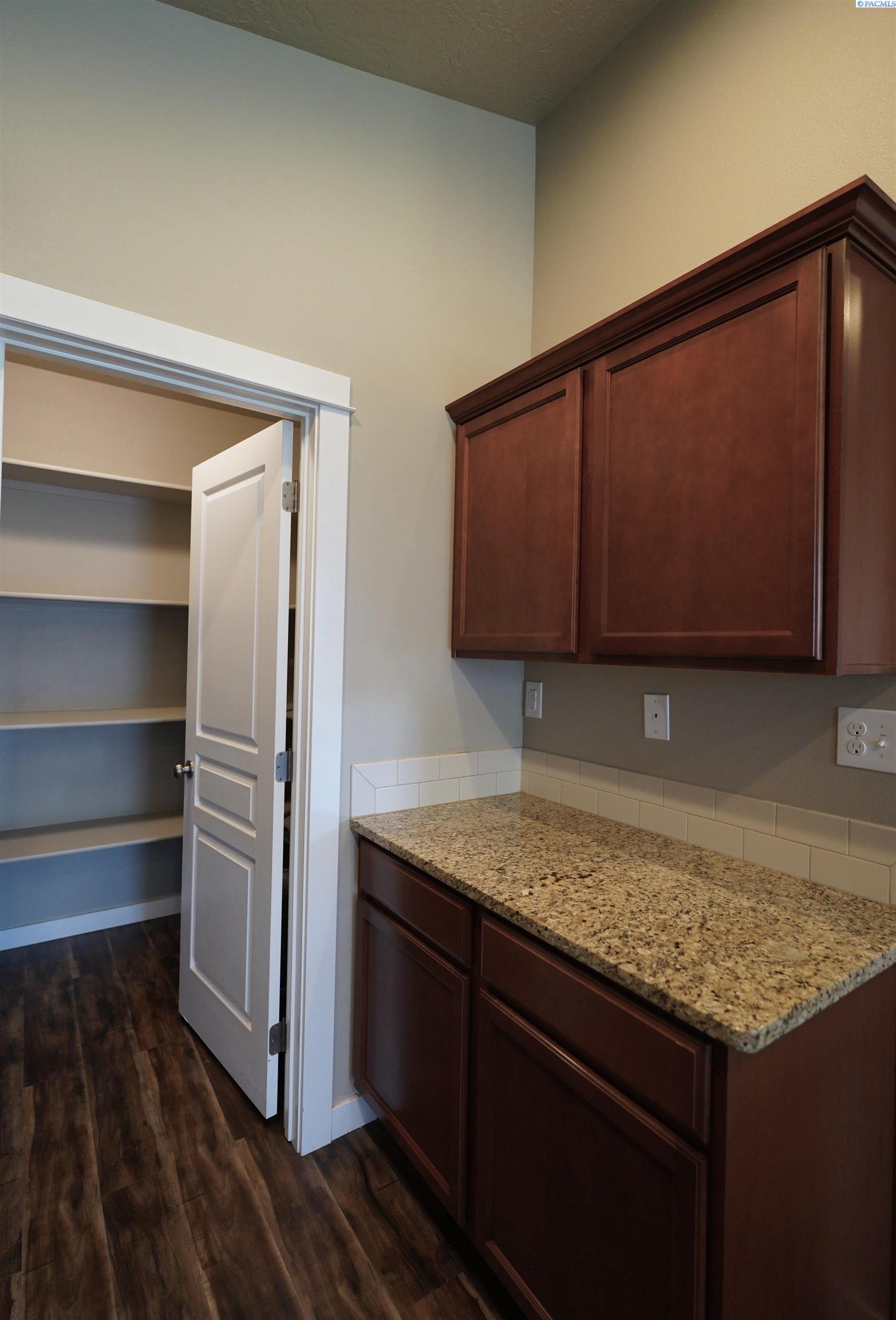 1835 Panorama Dr