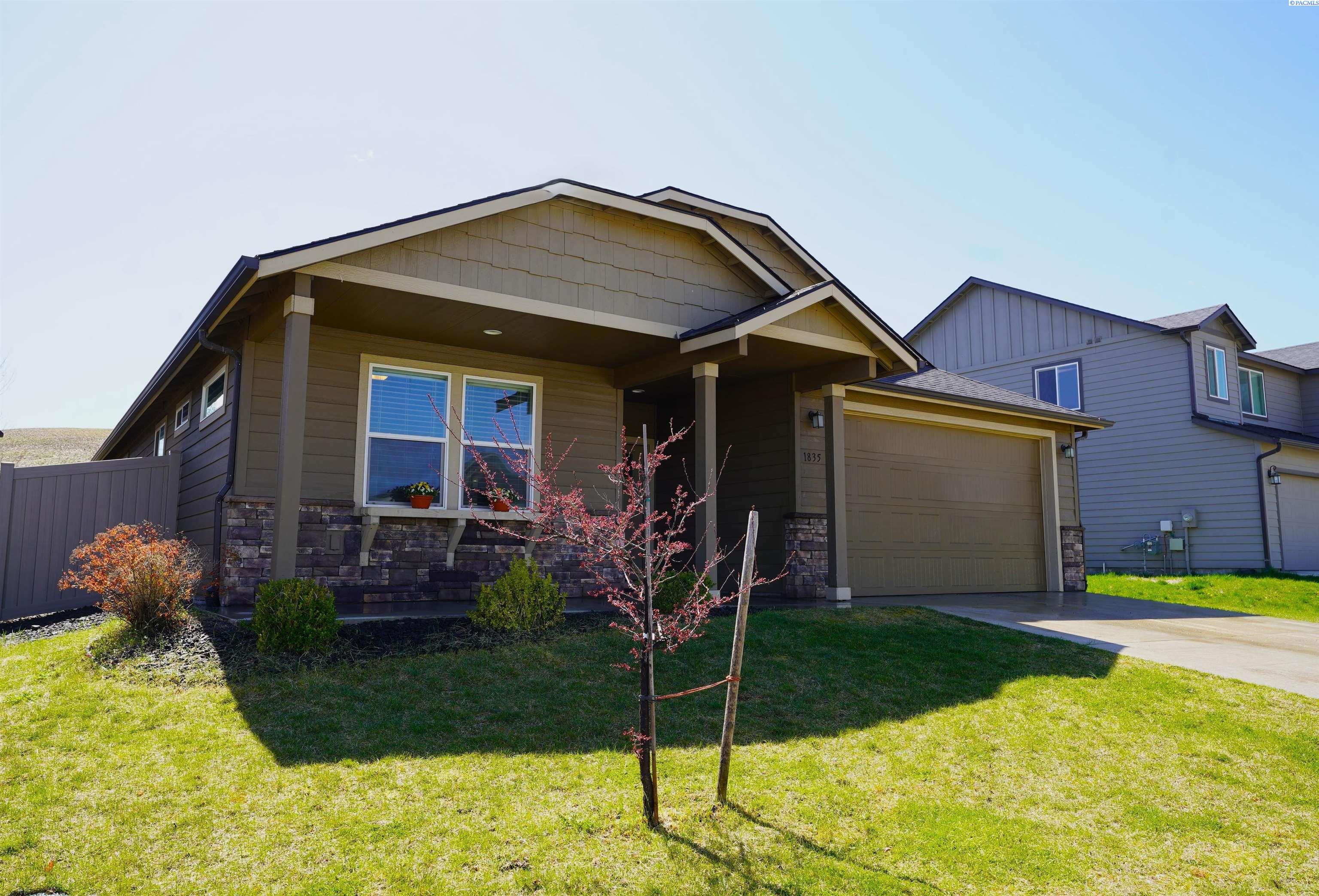 1835 Panorama Dr