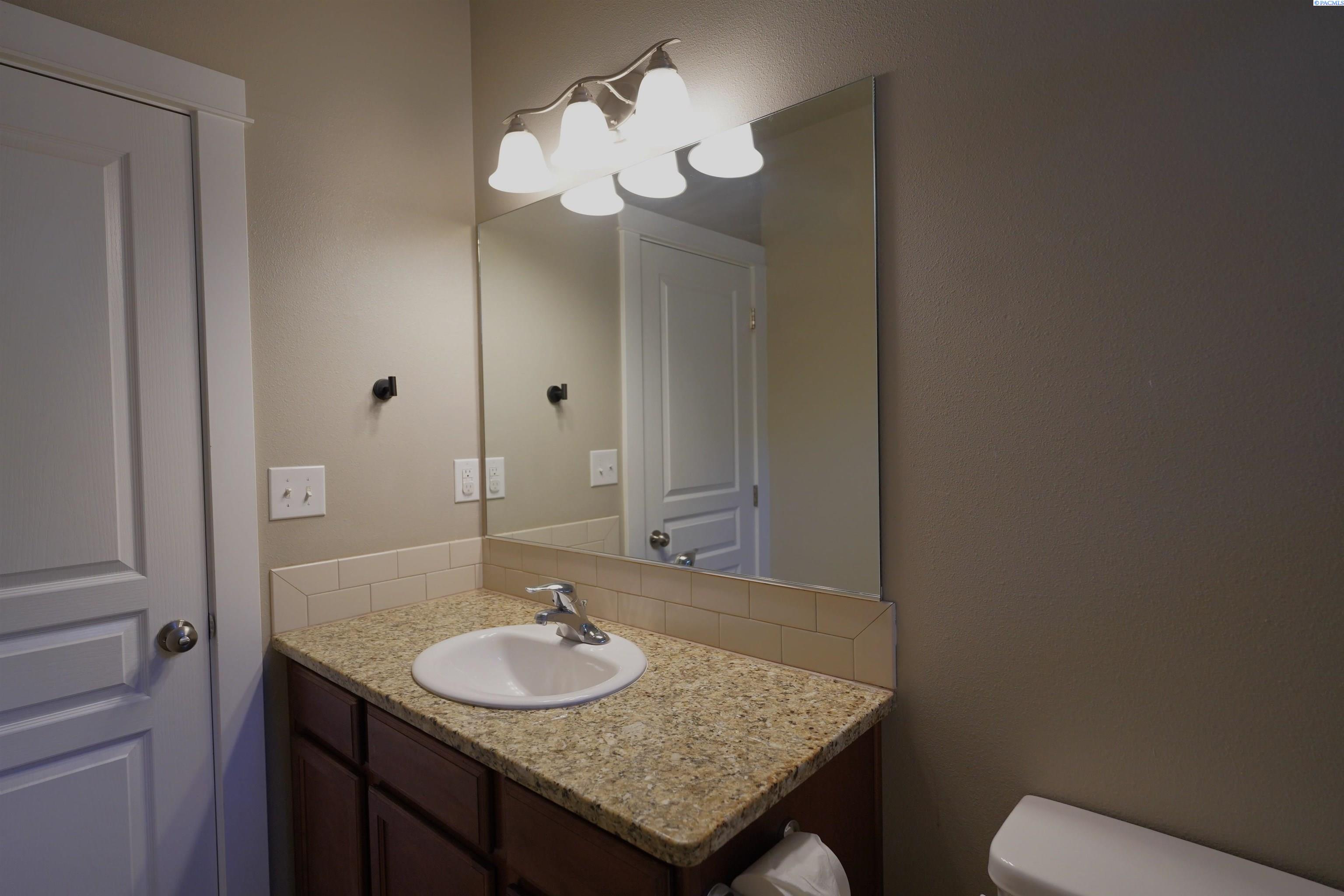 1835 Panorama Dr