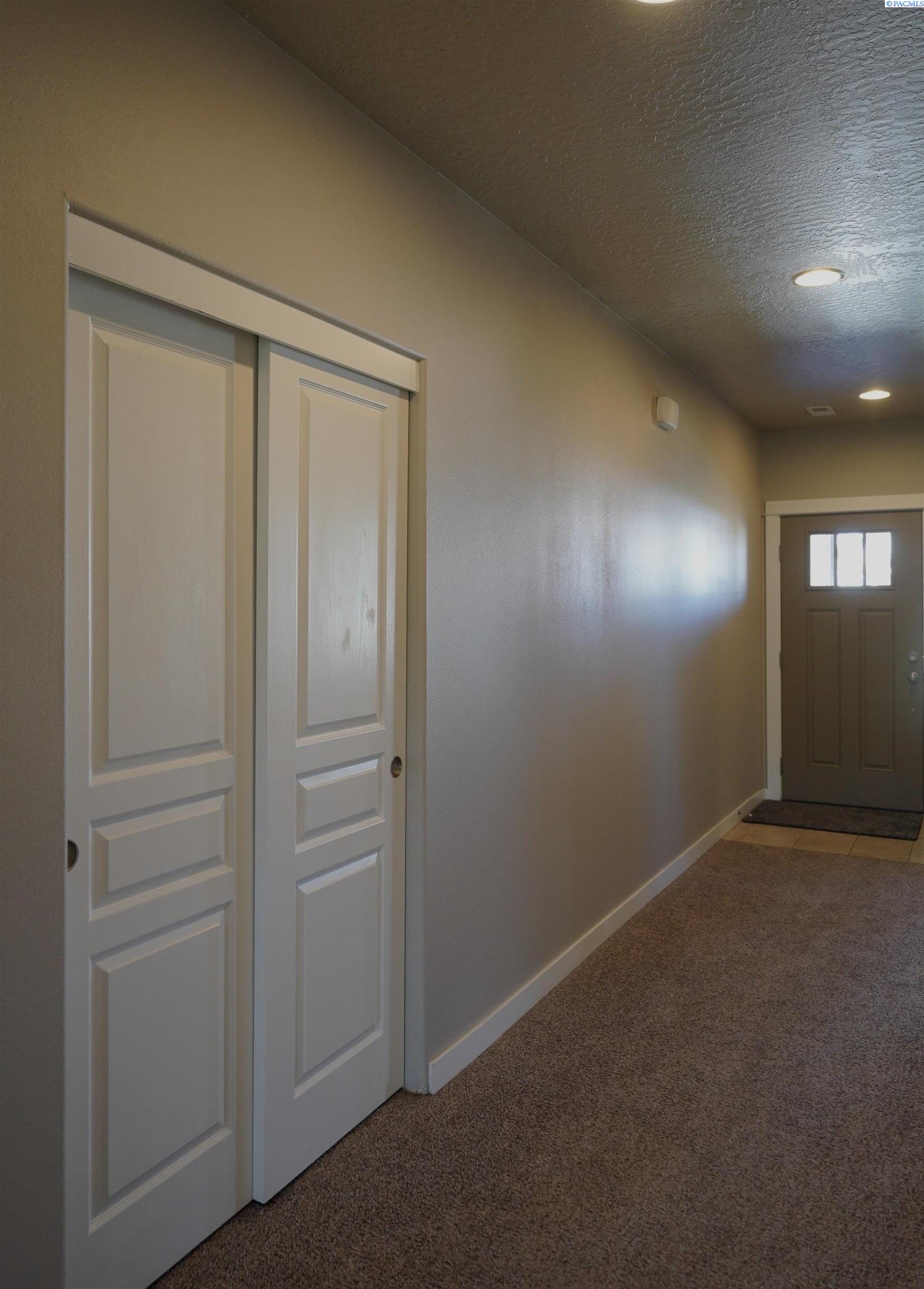 1835 Panorama Dr