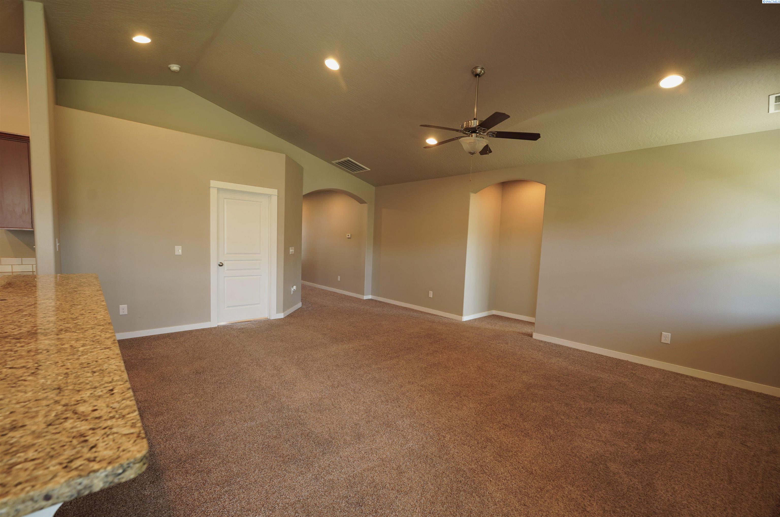 1835 Panorama Dr