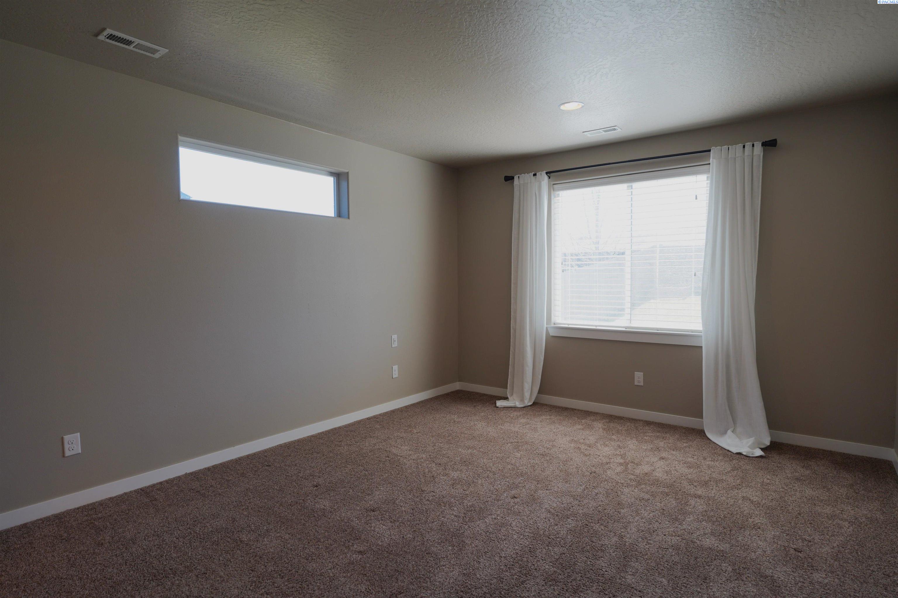 1835 Panorama Dr