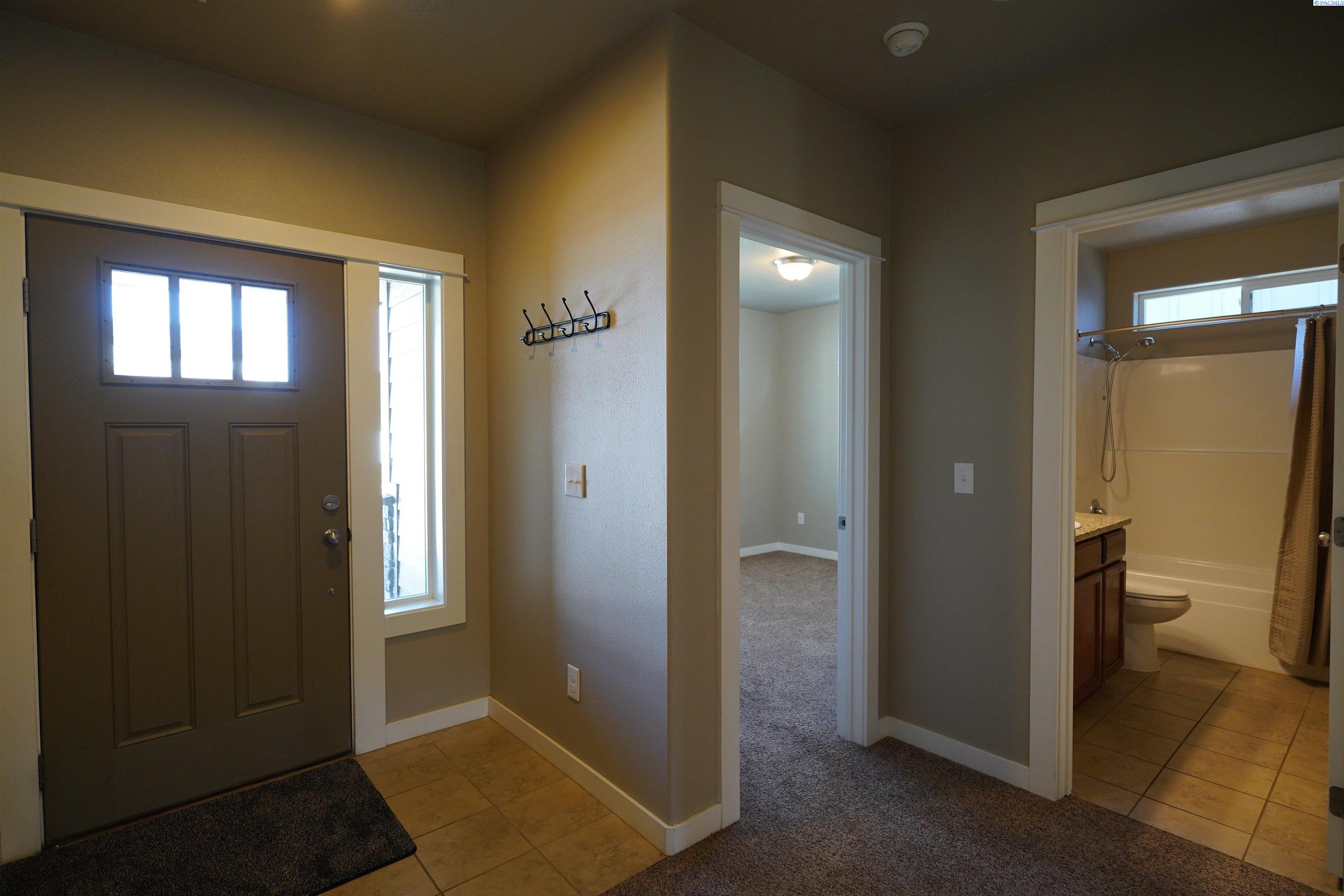 1835 Panorama Dr