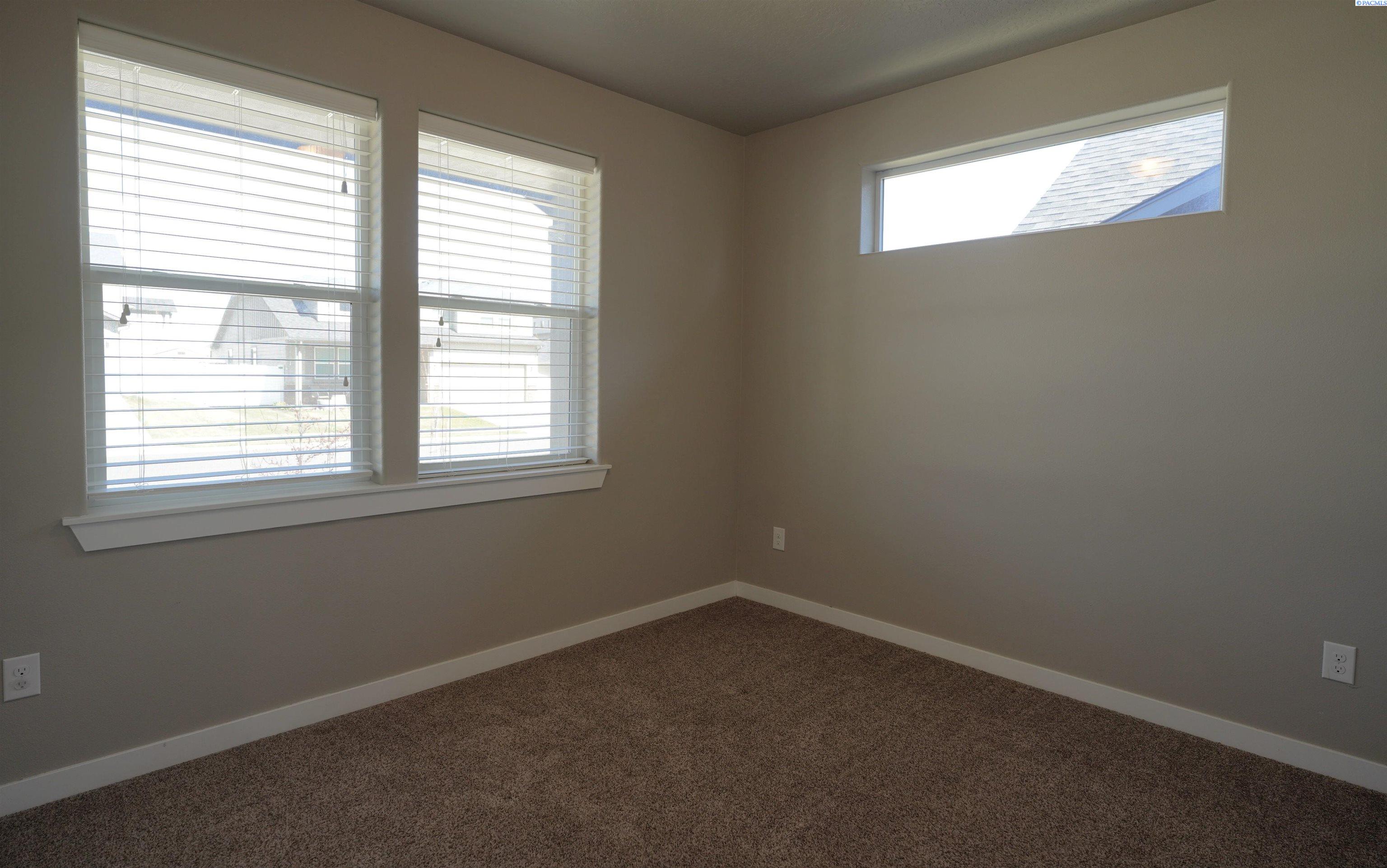 1835 Panorama Dr