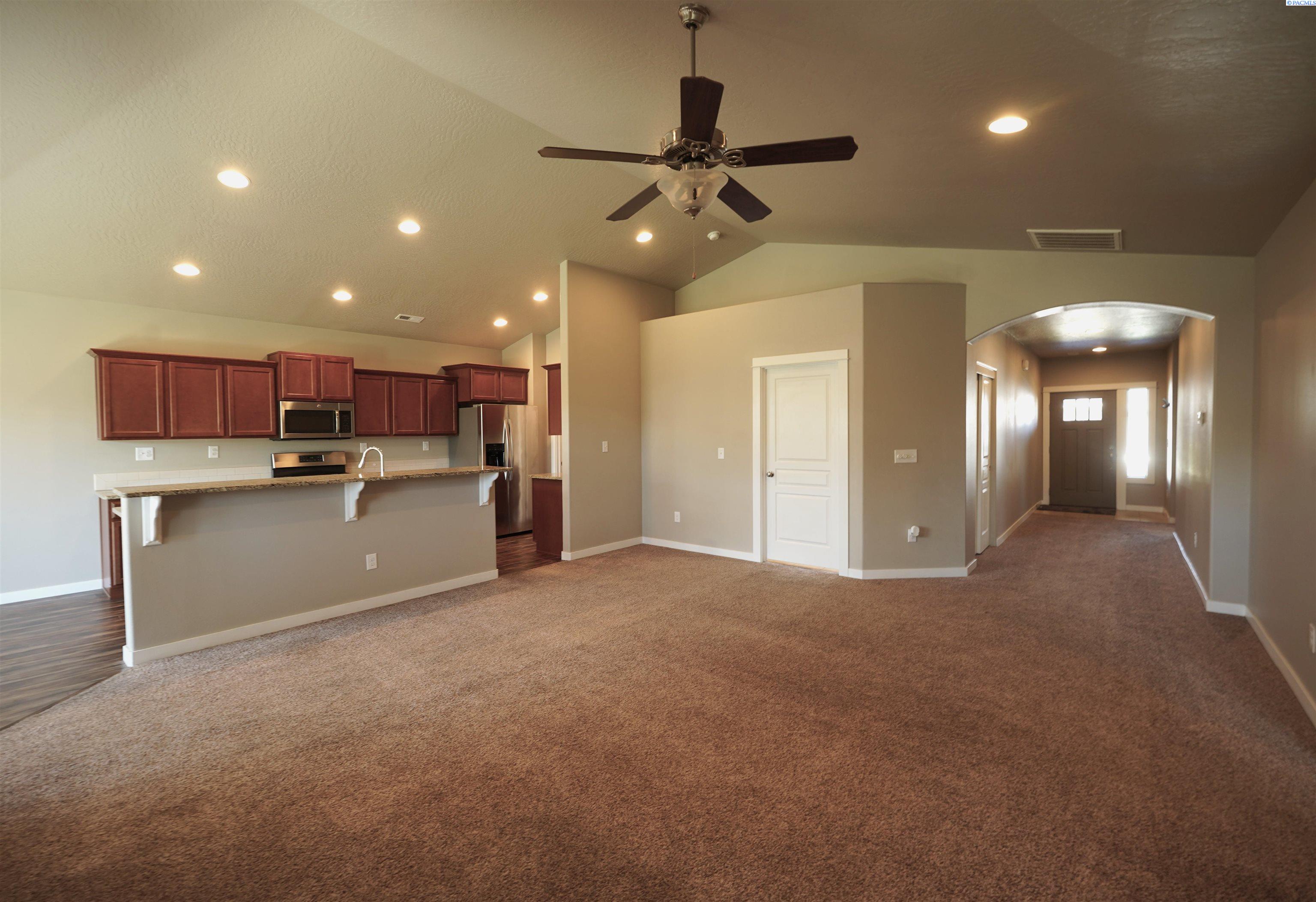 1835 Panorama Dr