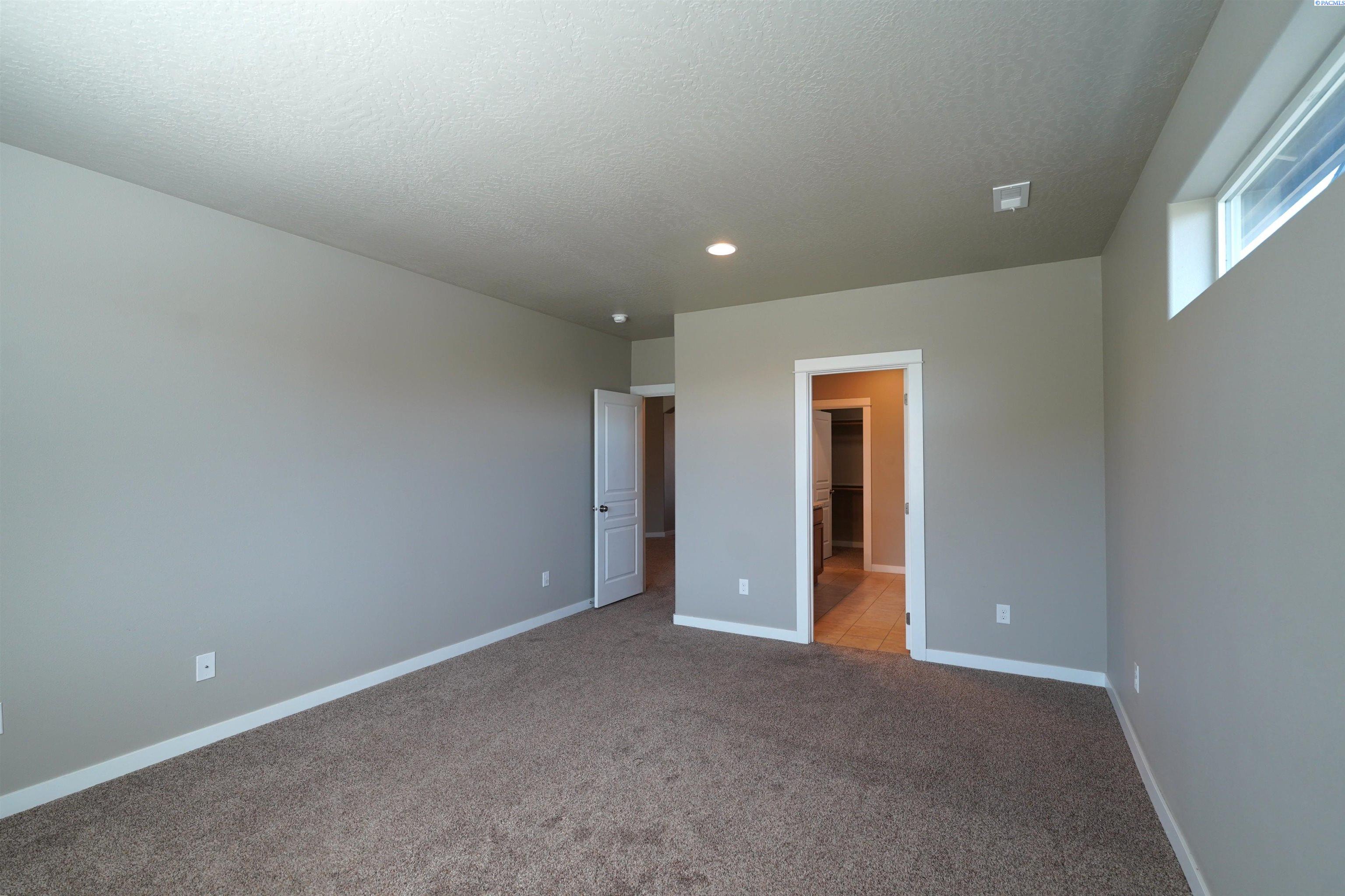 1835 Panorama Dr