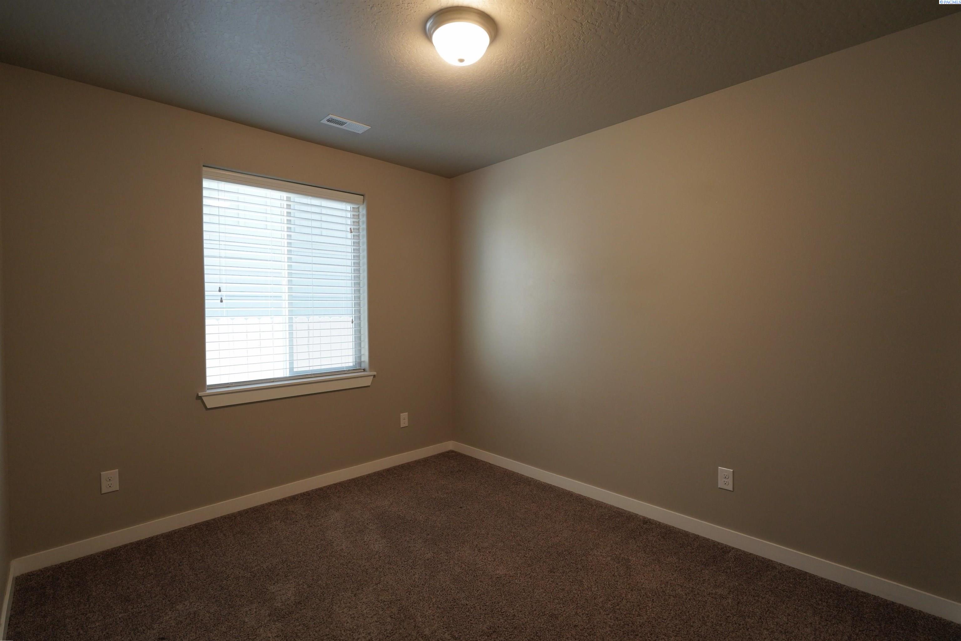 1835 Panorama Dr