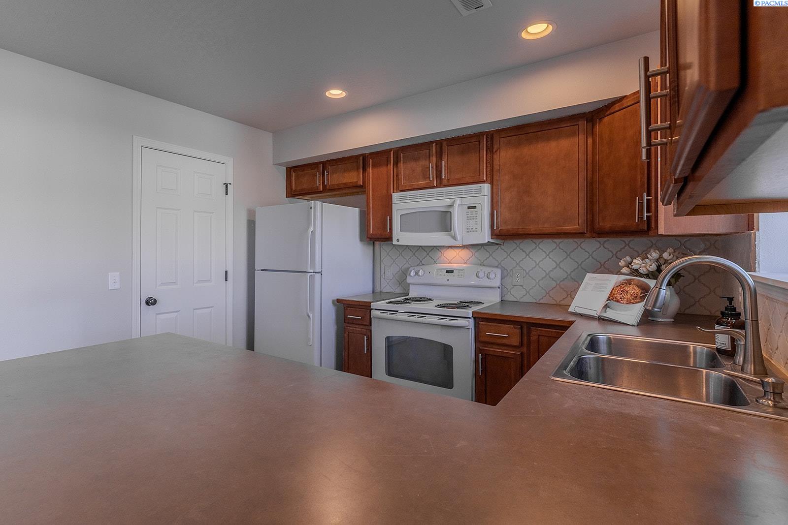 1272 SW Lost Trail Dr.