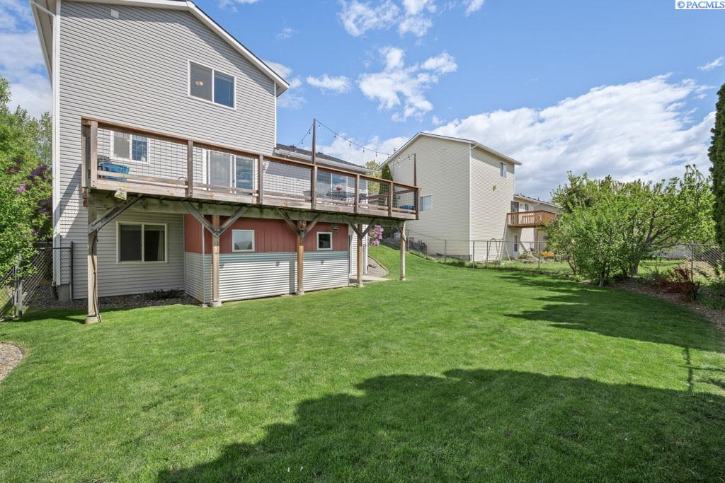 1935 NW Bella Vista Dr